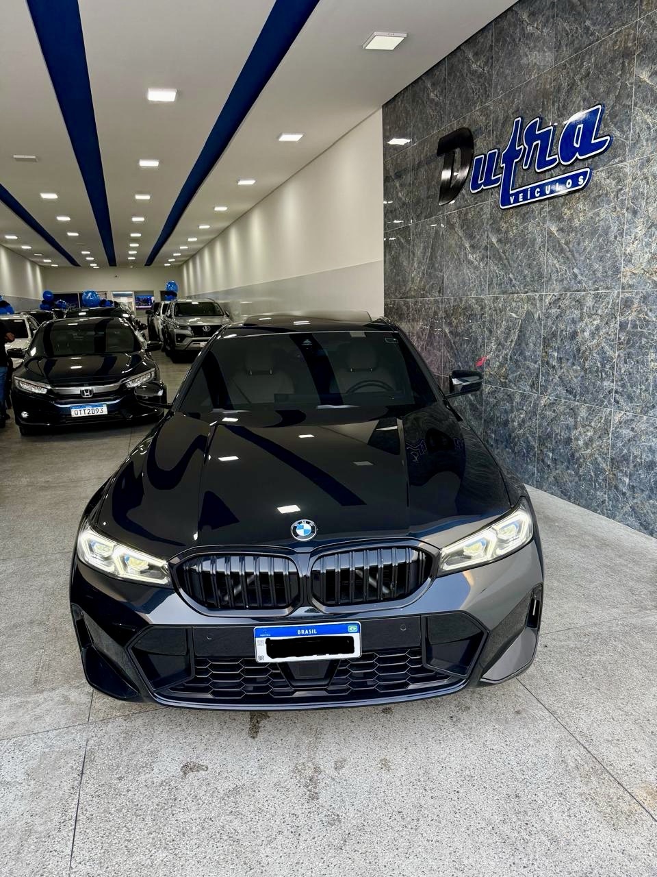 BMW 320i 4