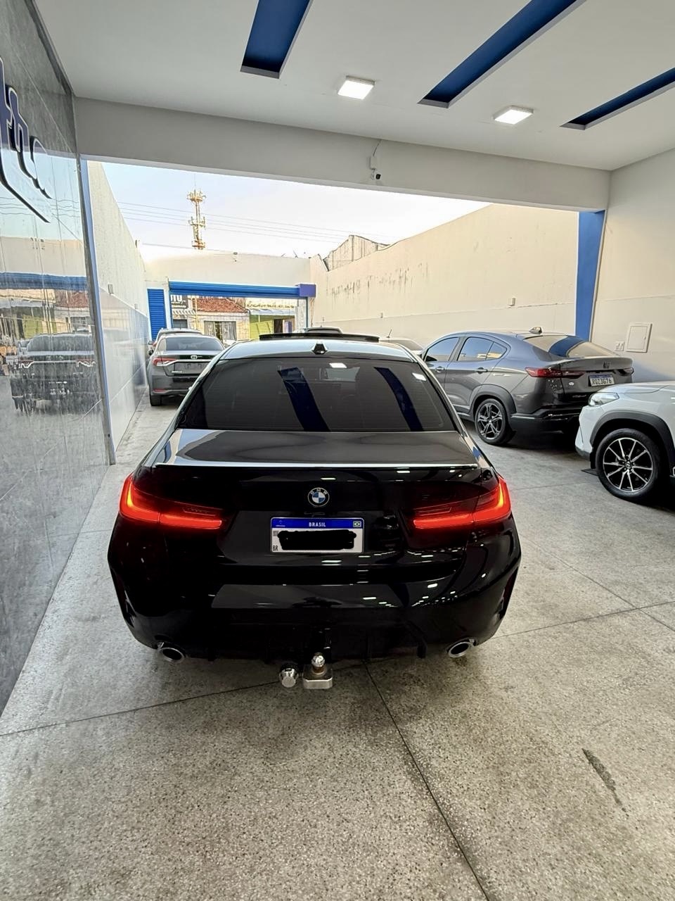 BMW 320i 5