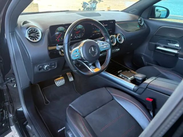 Mercedes-Benz GLA-200 9