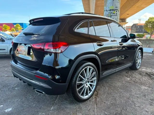 Mercedes-Benz GLA-200 4