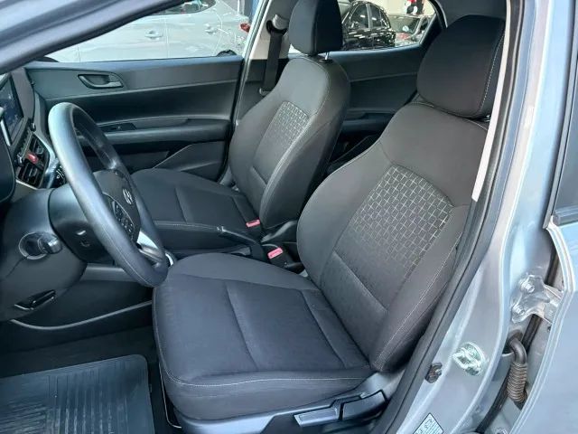 Hyundai HB20 11