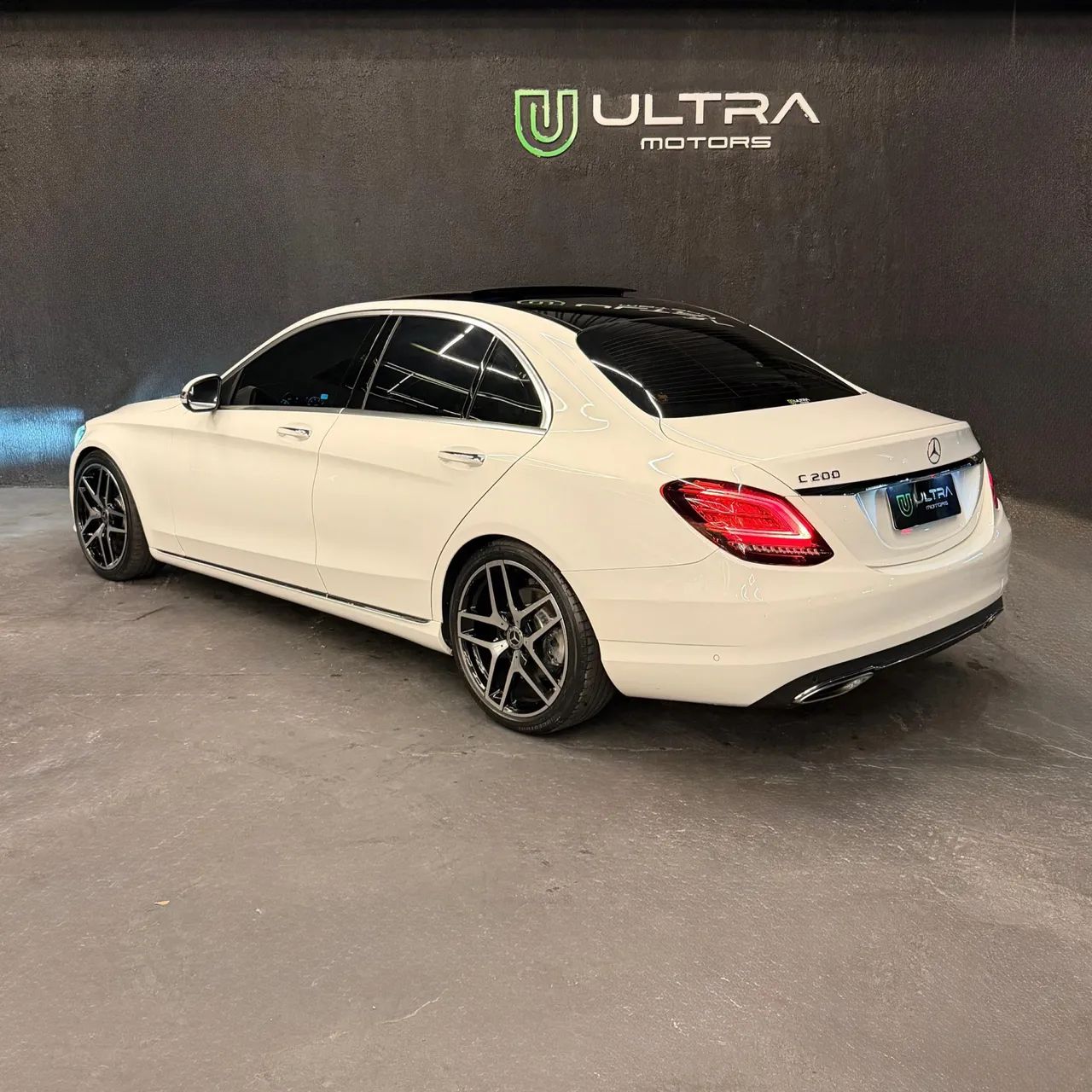 Mercedes-Benz C-200 4