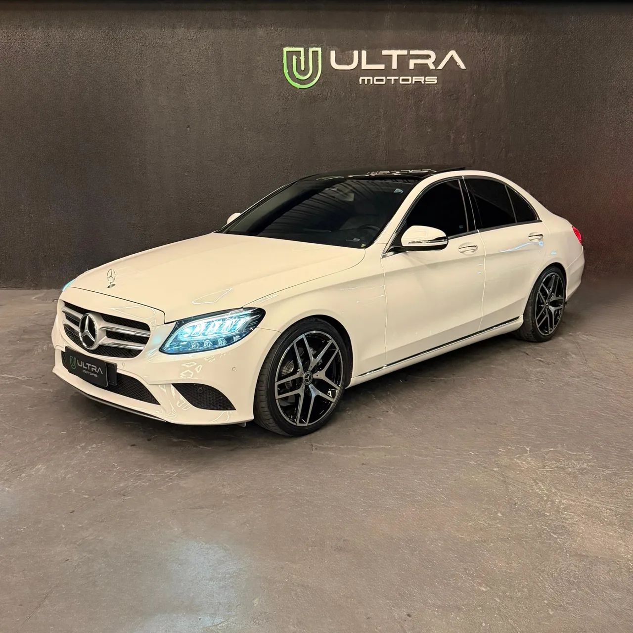 Mercedes-Benz C-200 3
