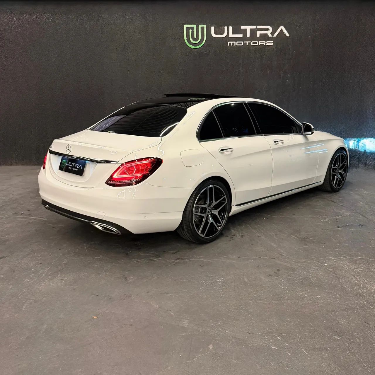 Mercedes-Benz C-200 6