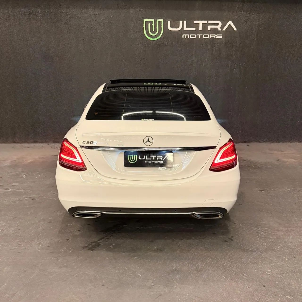 Mercedes-Benz C-200 5