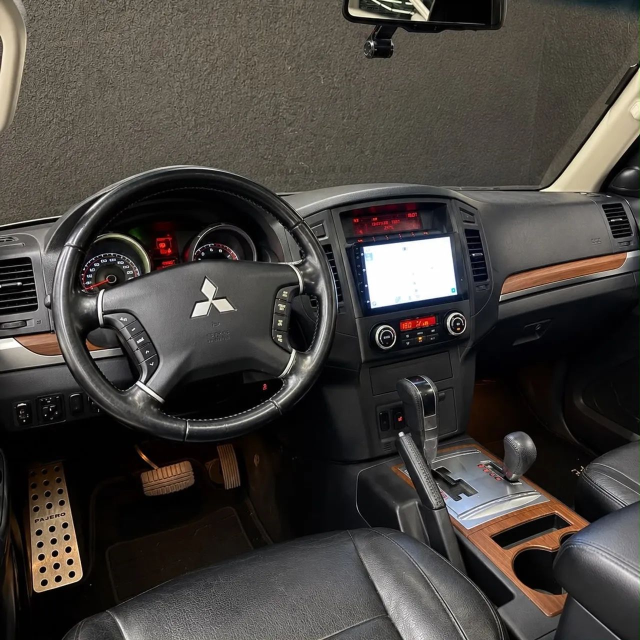 Mitsubishi PAJERO 10