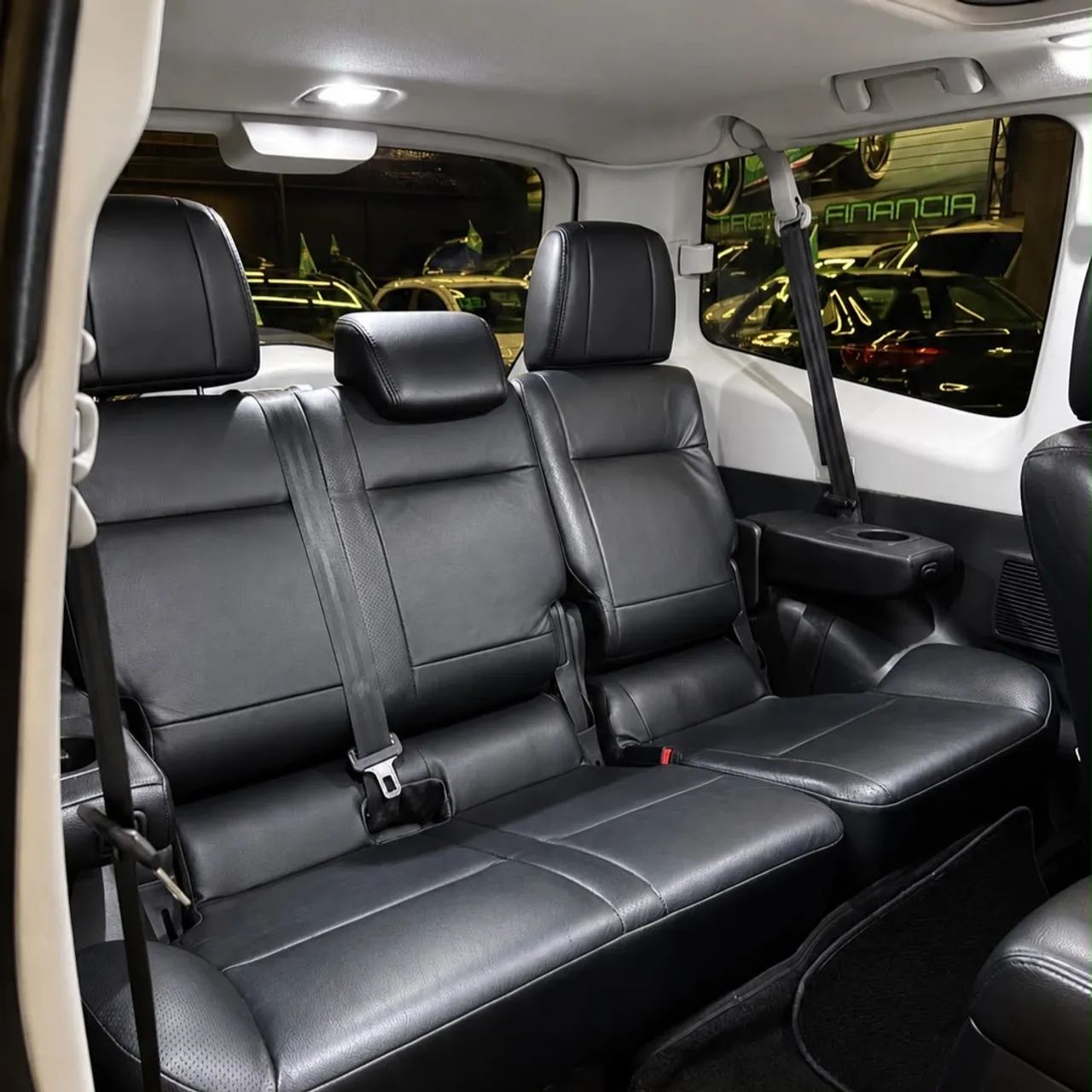 Mitsubishi PAJERO 9