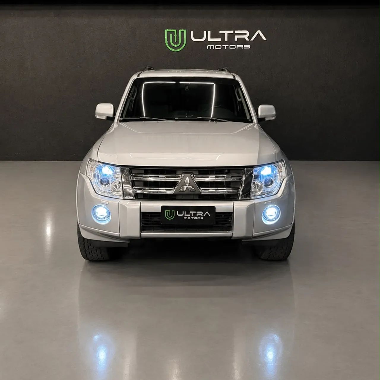Mitsubishi PAJERO 2