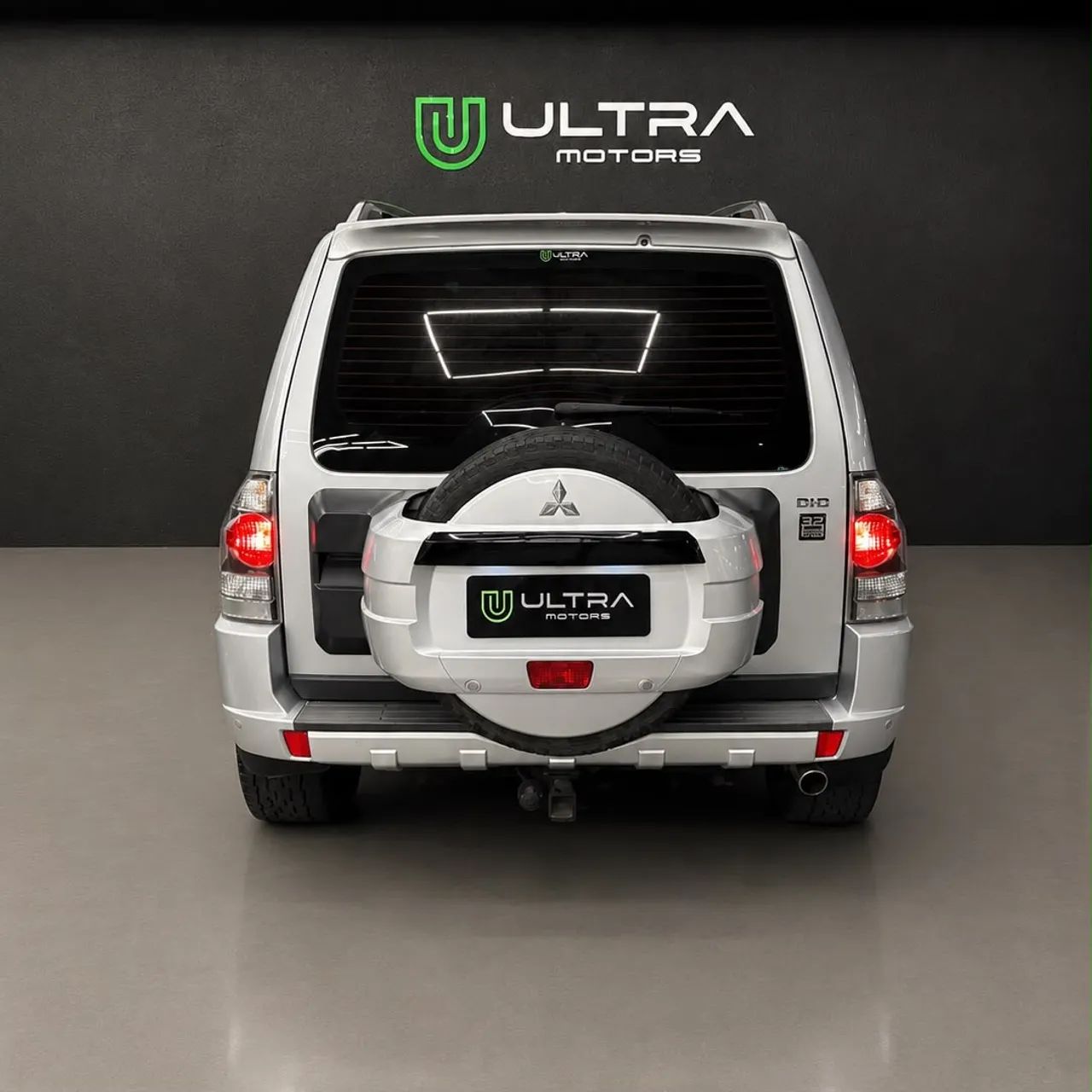 Mitsubishi PAJERO 5