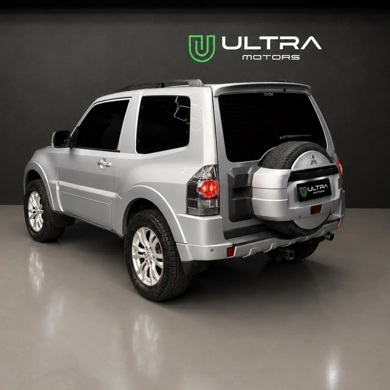 Mitsubishi PAJERO 6