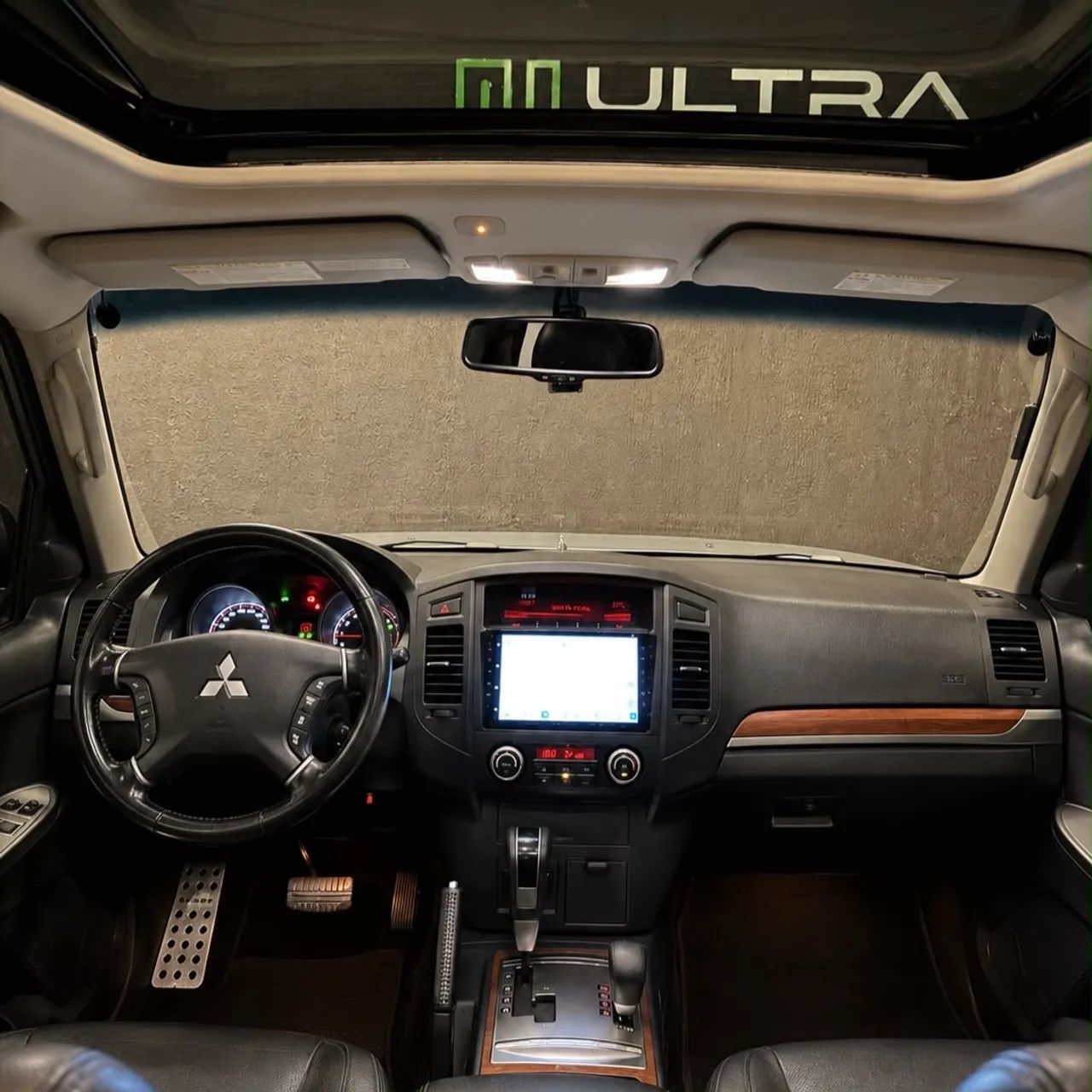 Mitsubishi PAJERO 11