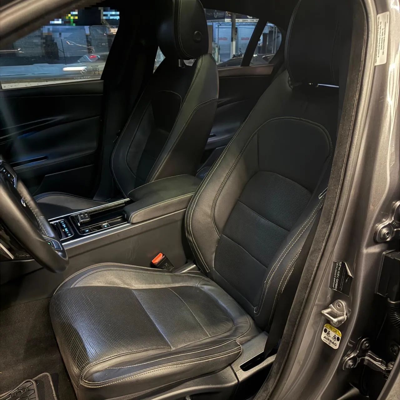 Jaguar XE 8