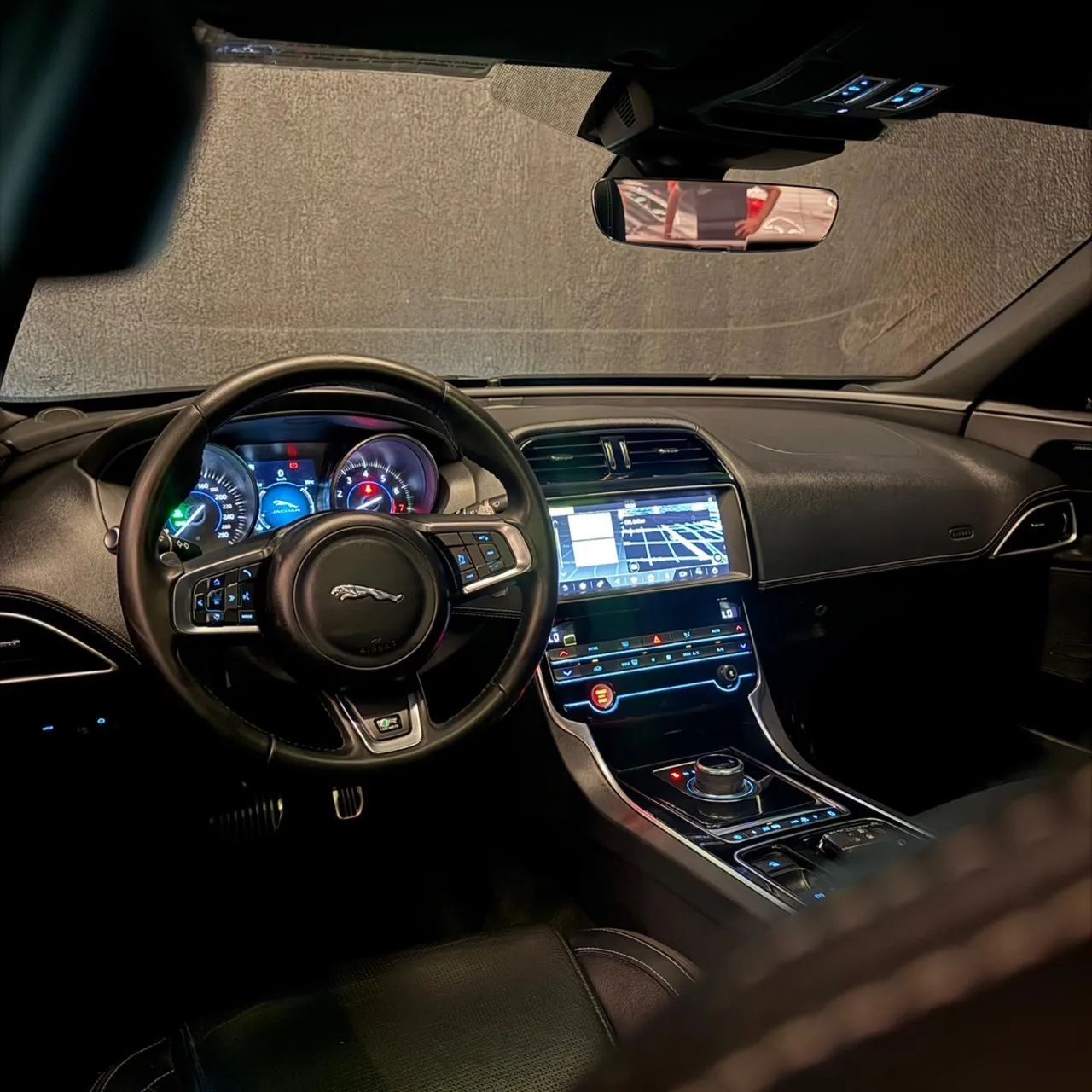 Jaguar XE 10
