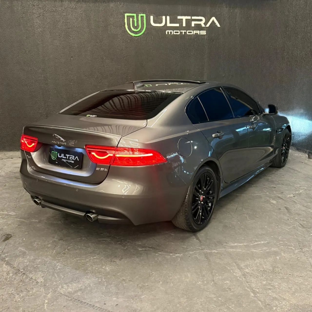 Jaguar XE 6