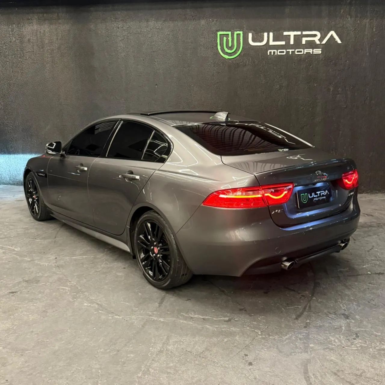 Jaguar XE 4
