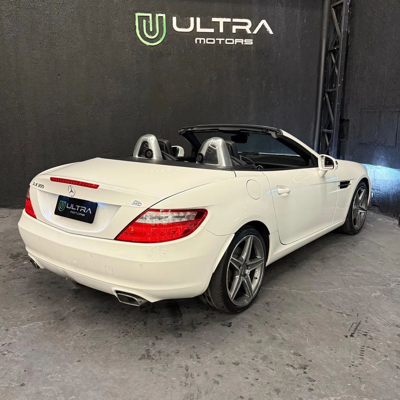 Mercedes-Benz SLK-300 9
