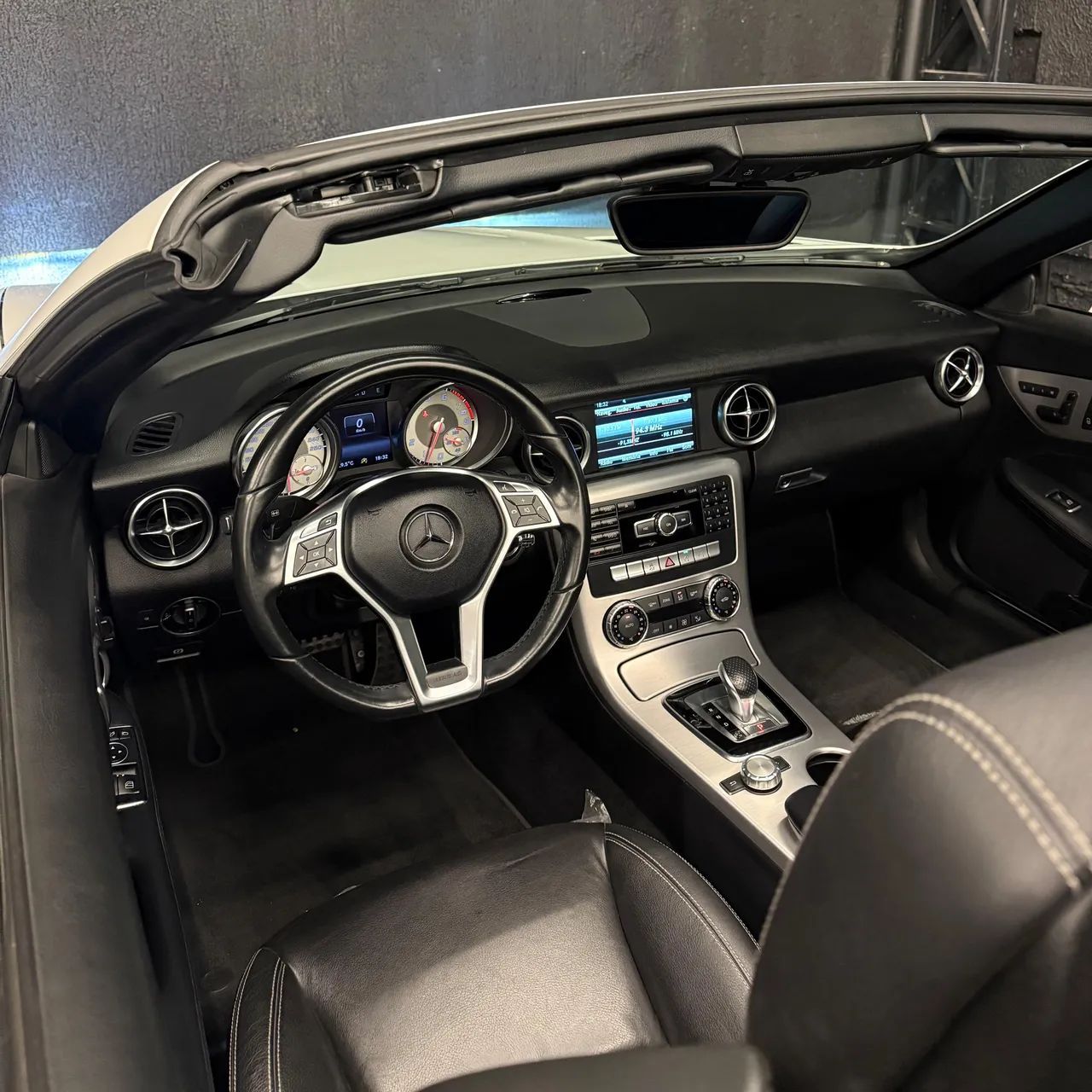 Mercedes-Benz SLK-300 14