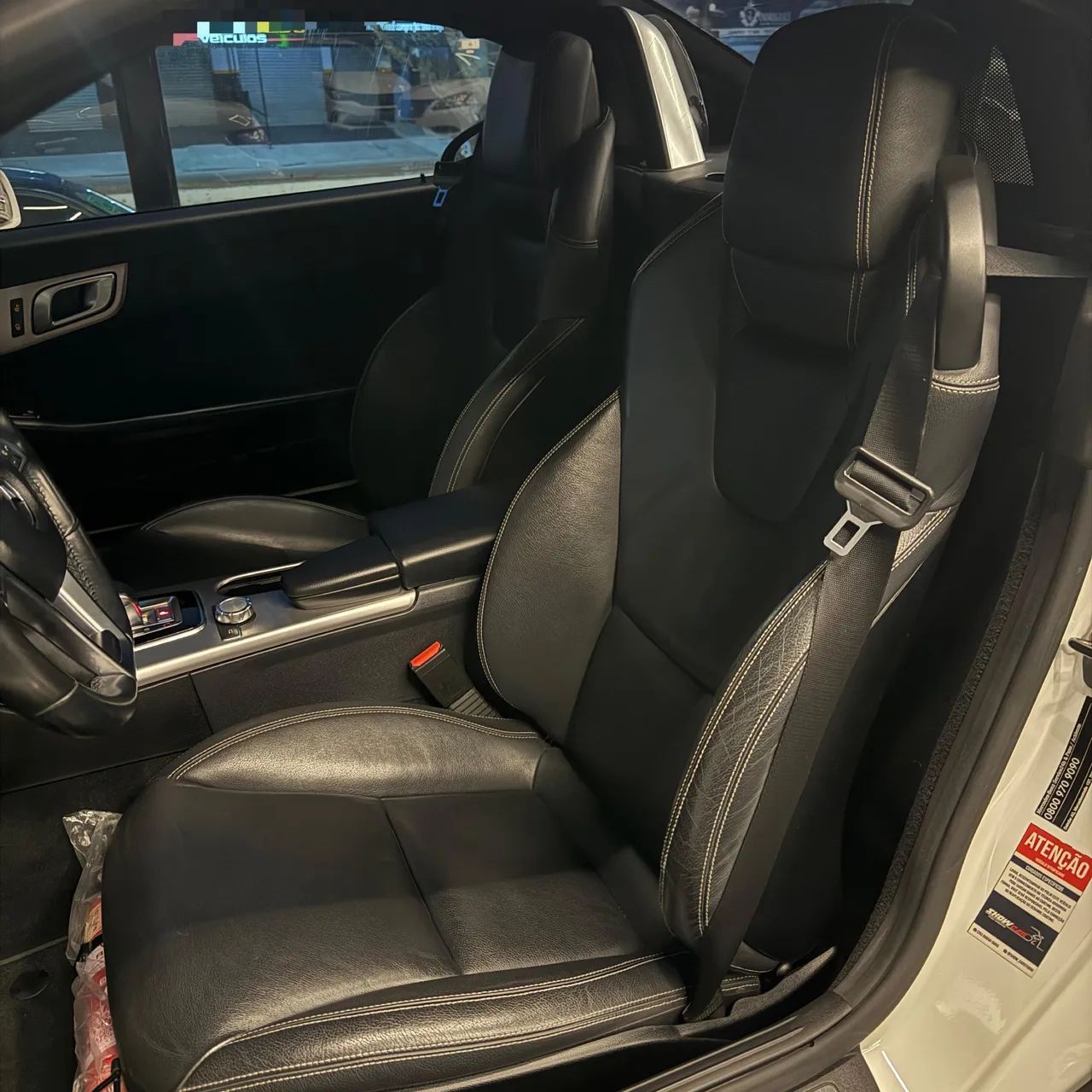 Mercedes-Benz SLK-300 11