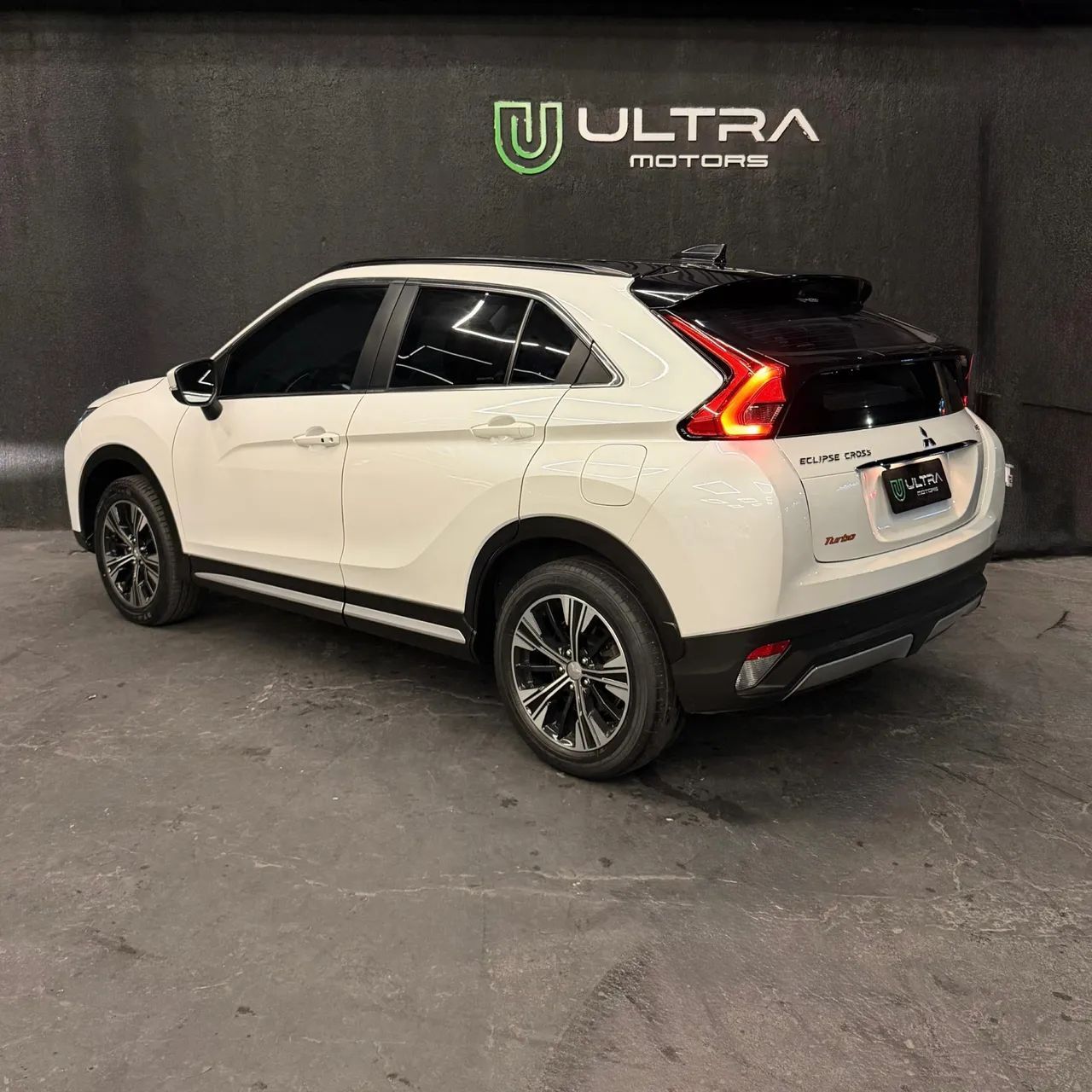 Mitsubishi ECLIPSE-CROSS 4