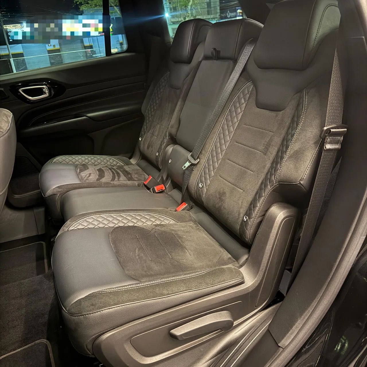 Jeep COMMANDER 8