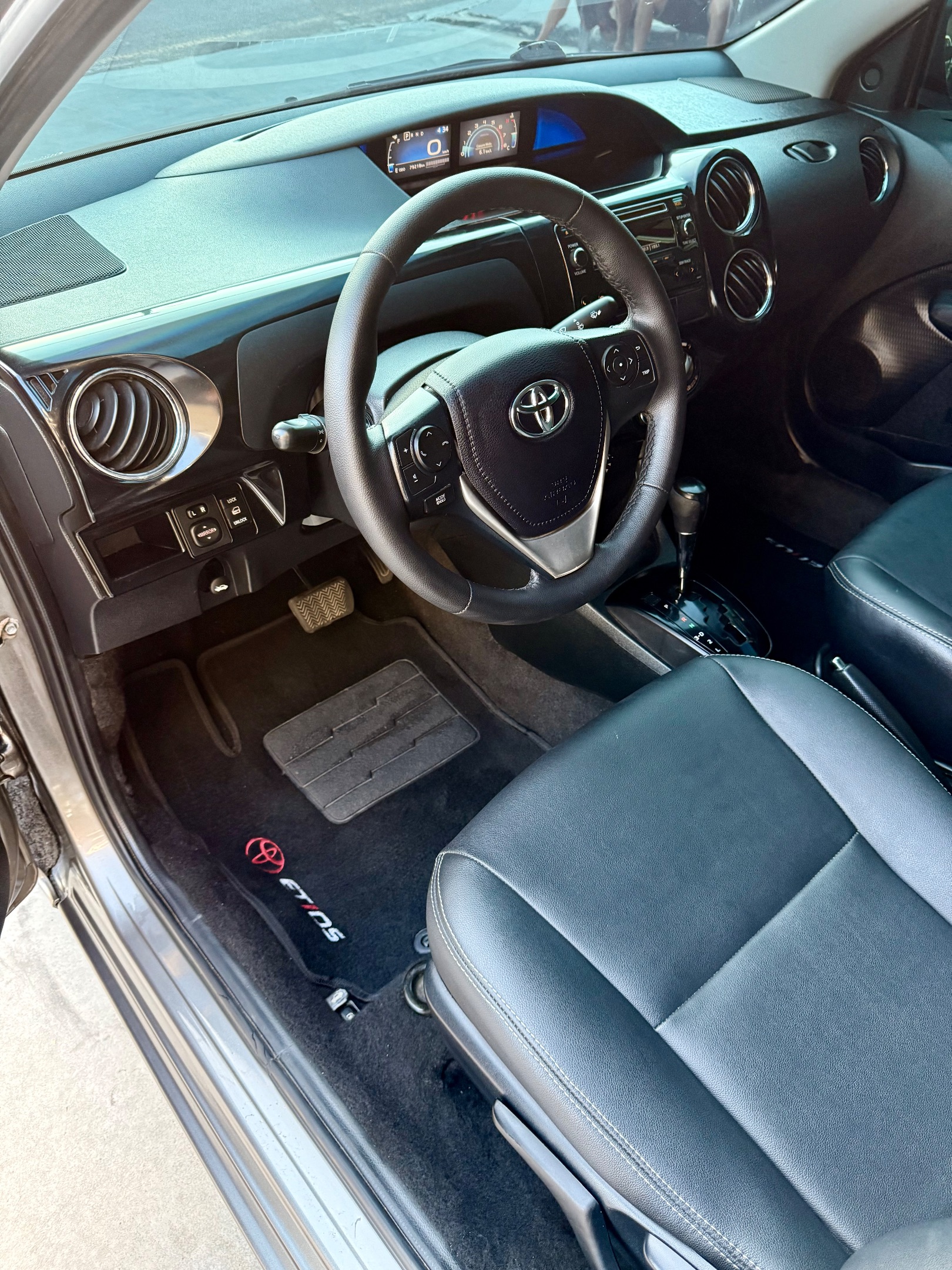 Toyota ETIOS 12