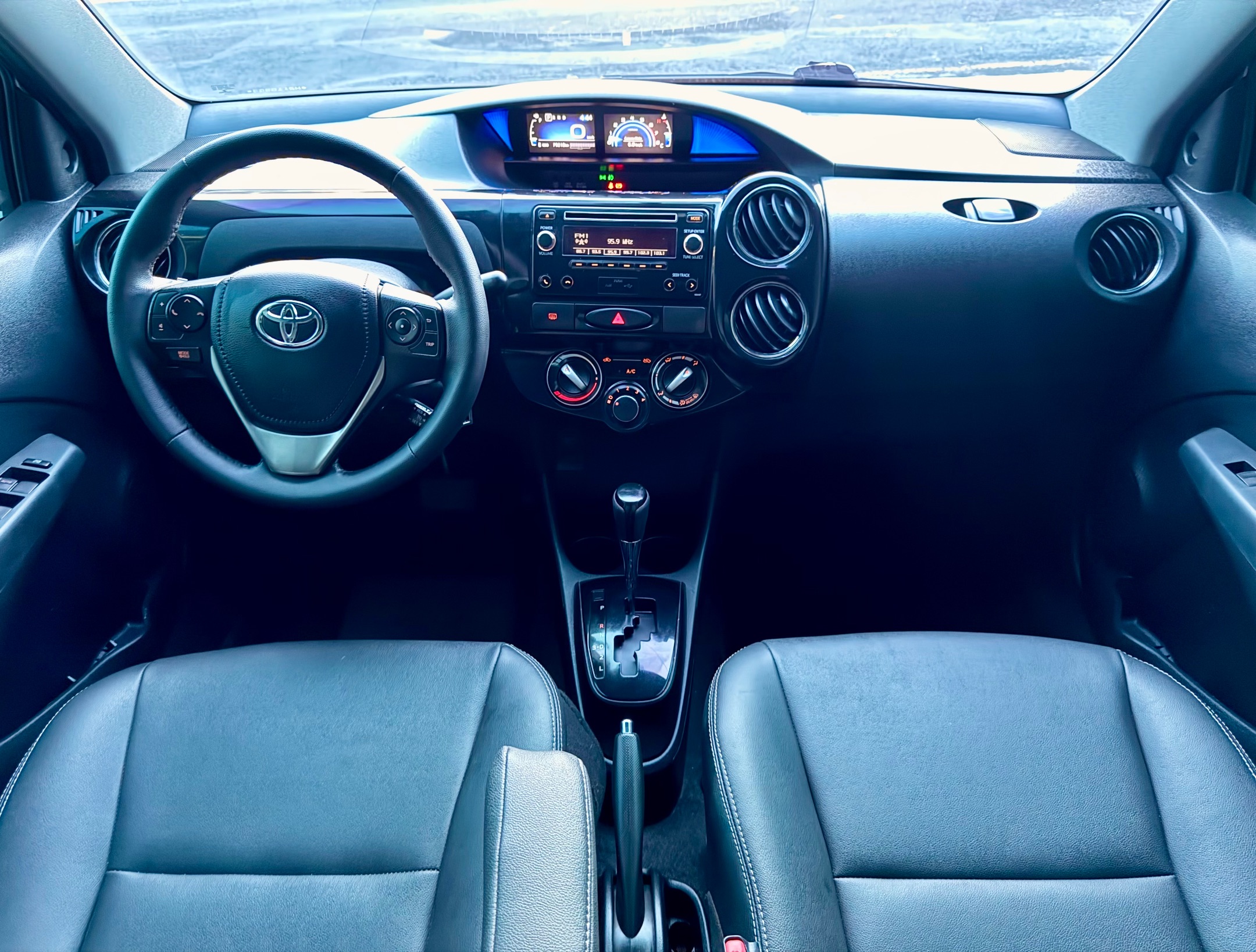 Toyota ETIOS 13