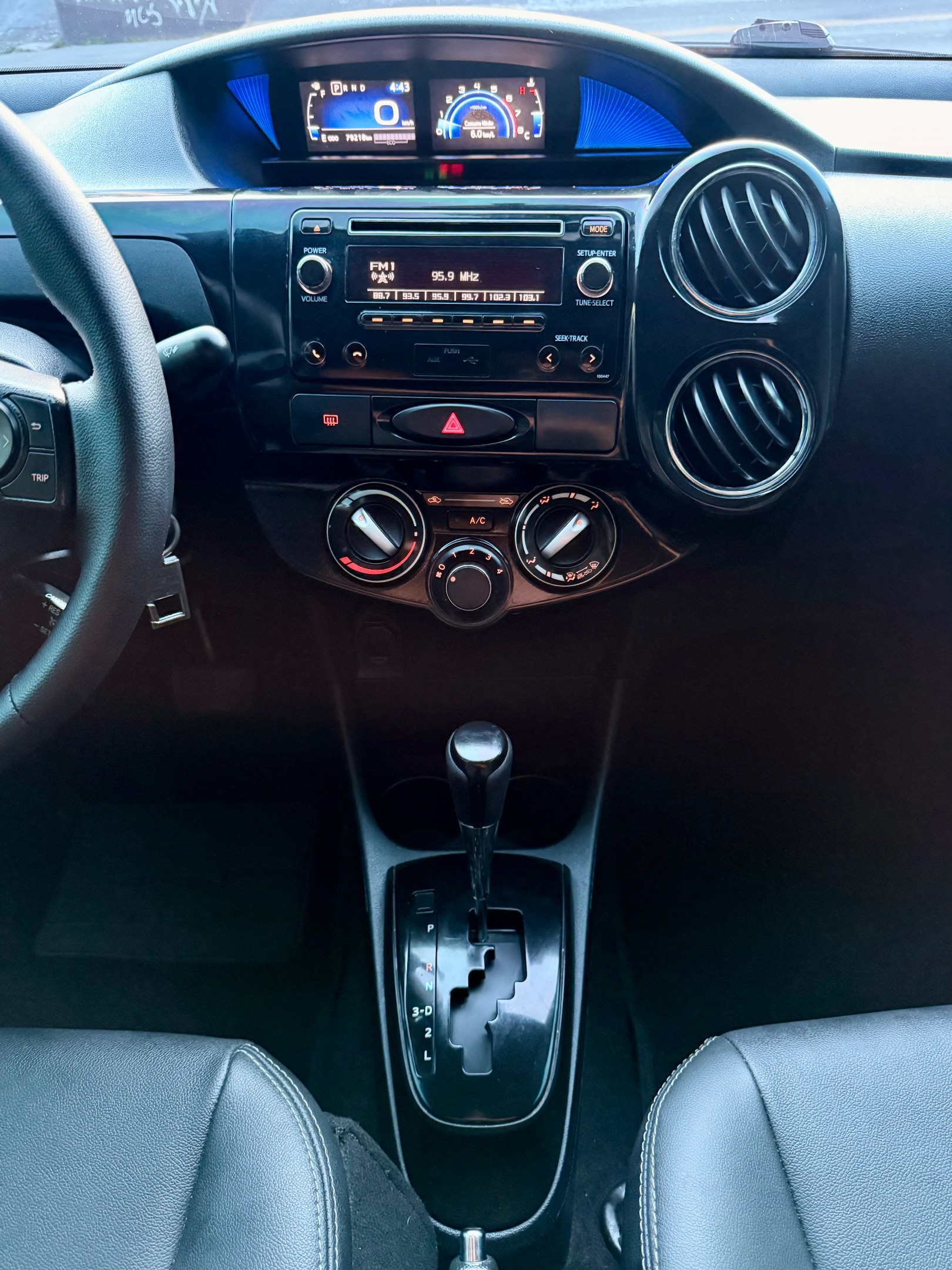 Toyota ETIOS 14