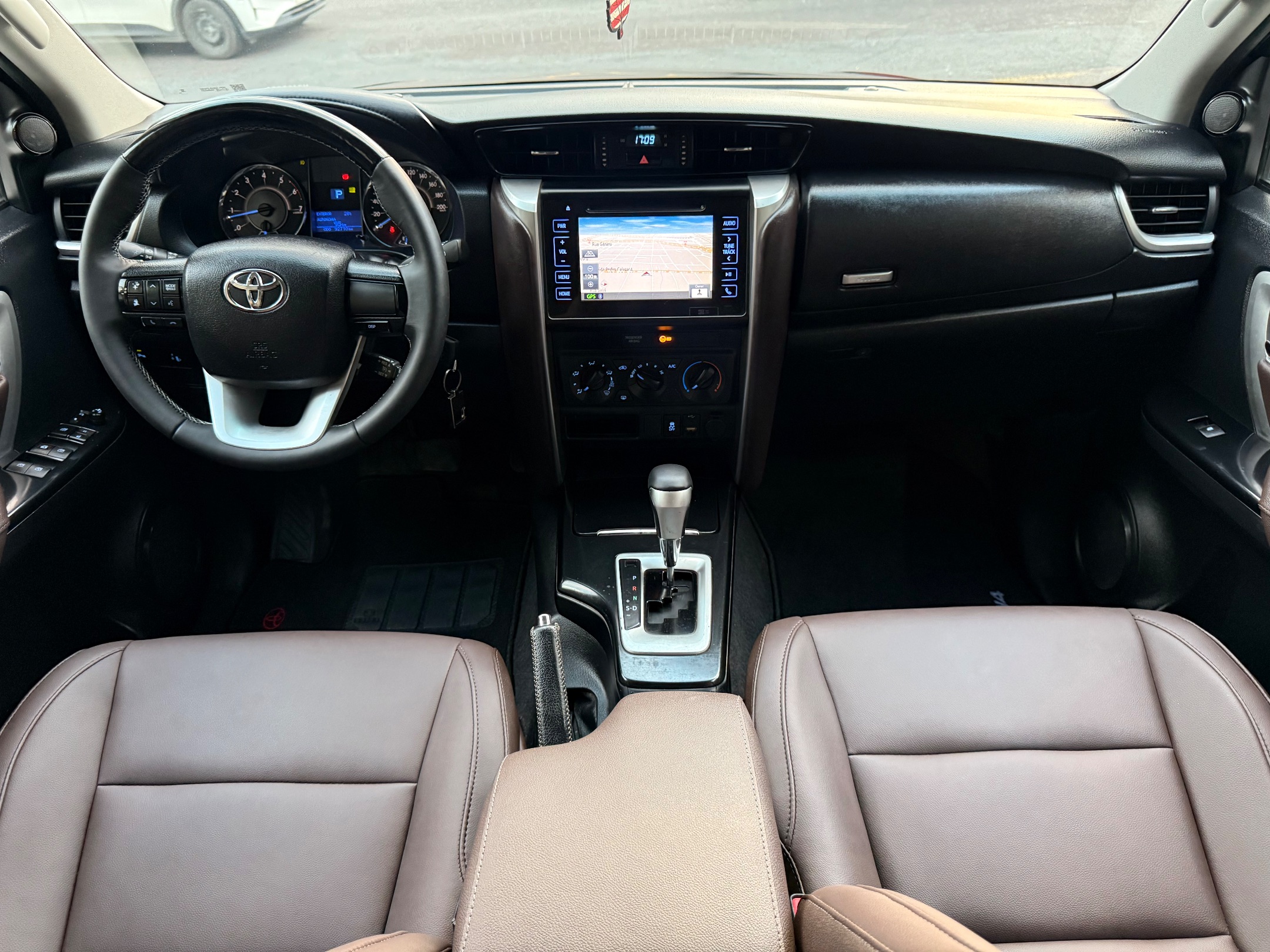 TOYOTA TOYOTA 13