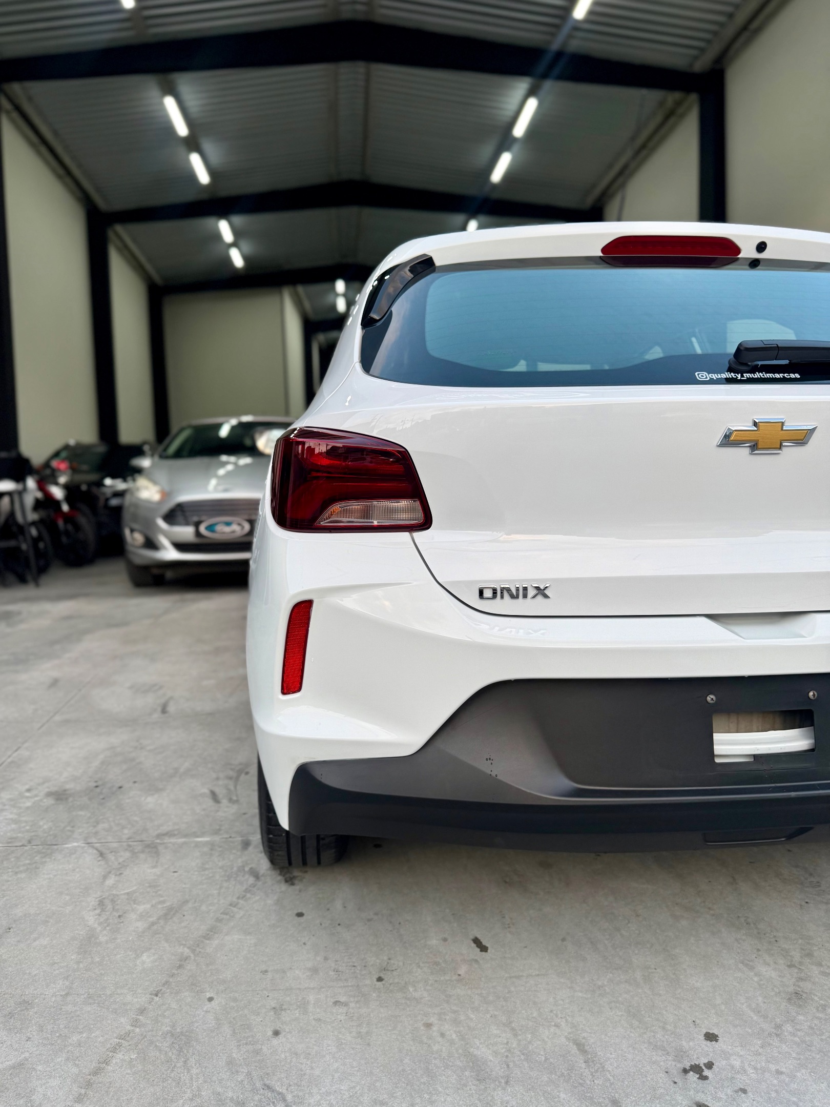 CHEVROLET ONIX 6