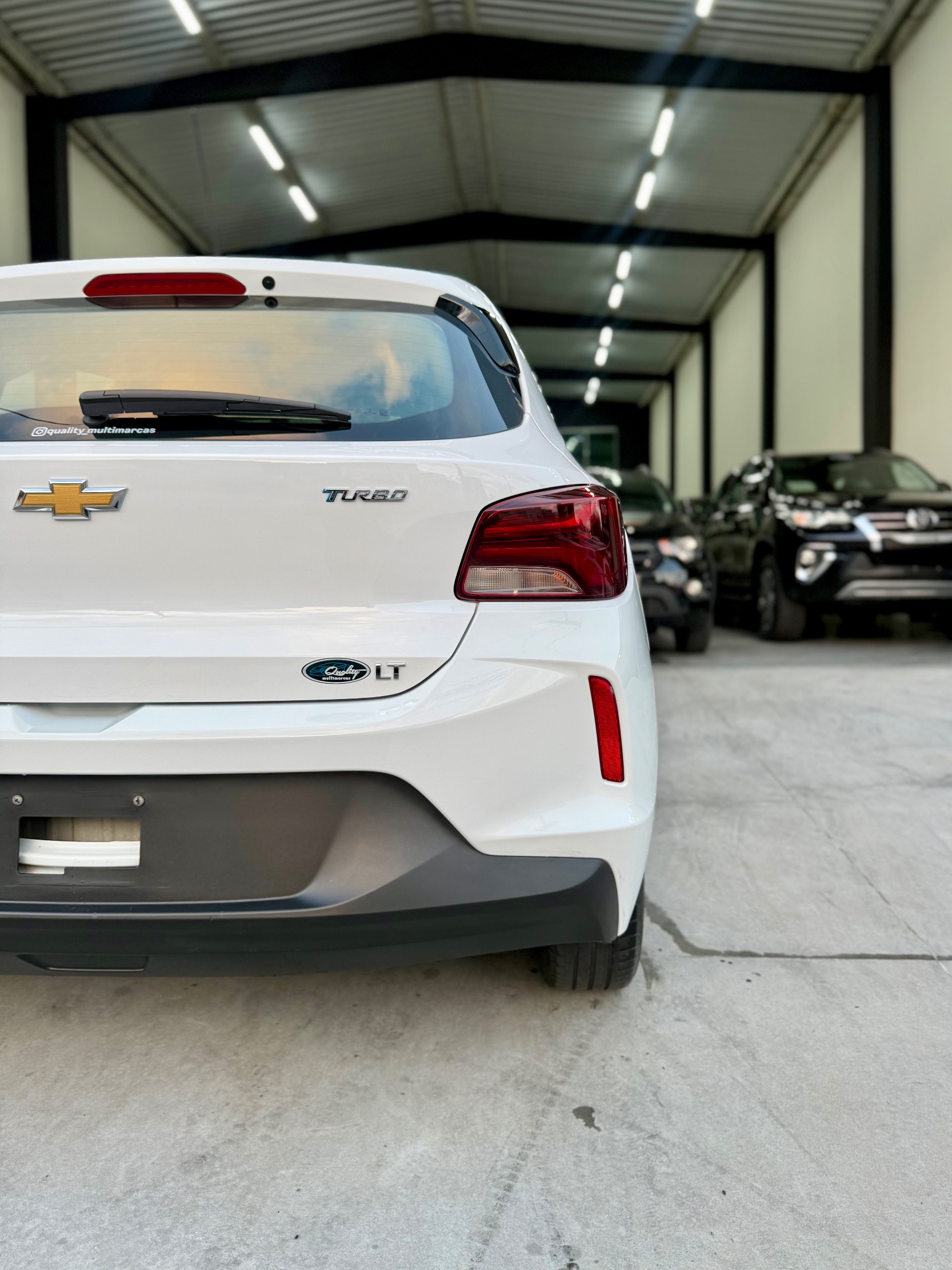 CHEVROLET ONIX 8