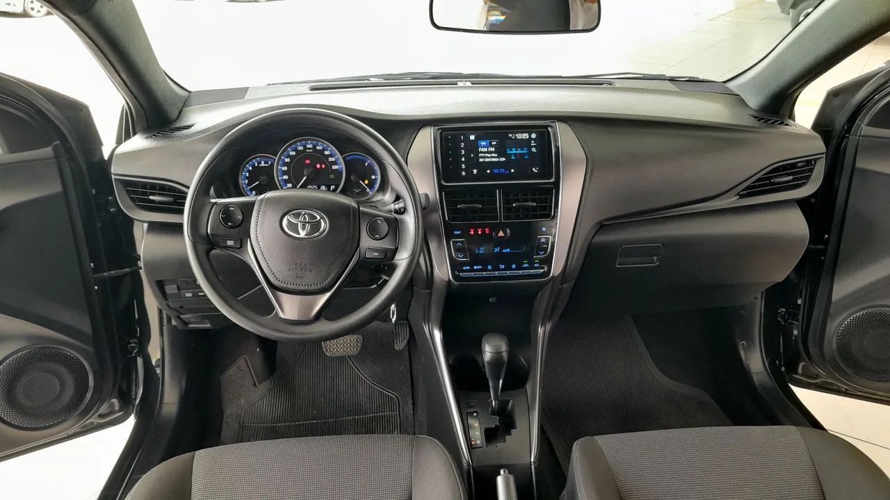 Toyota YARIS 6