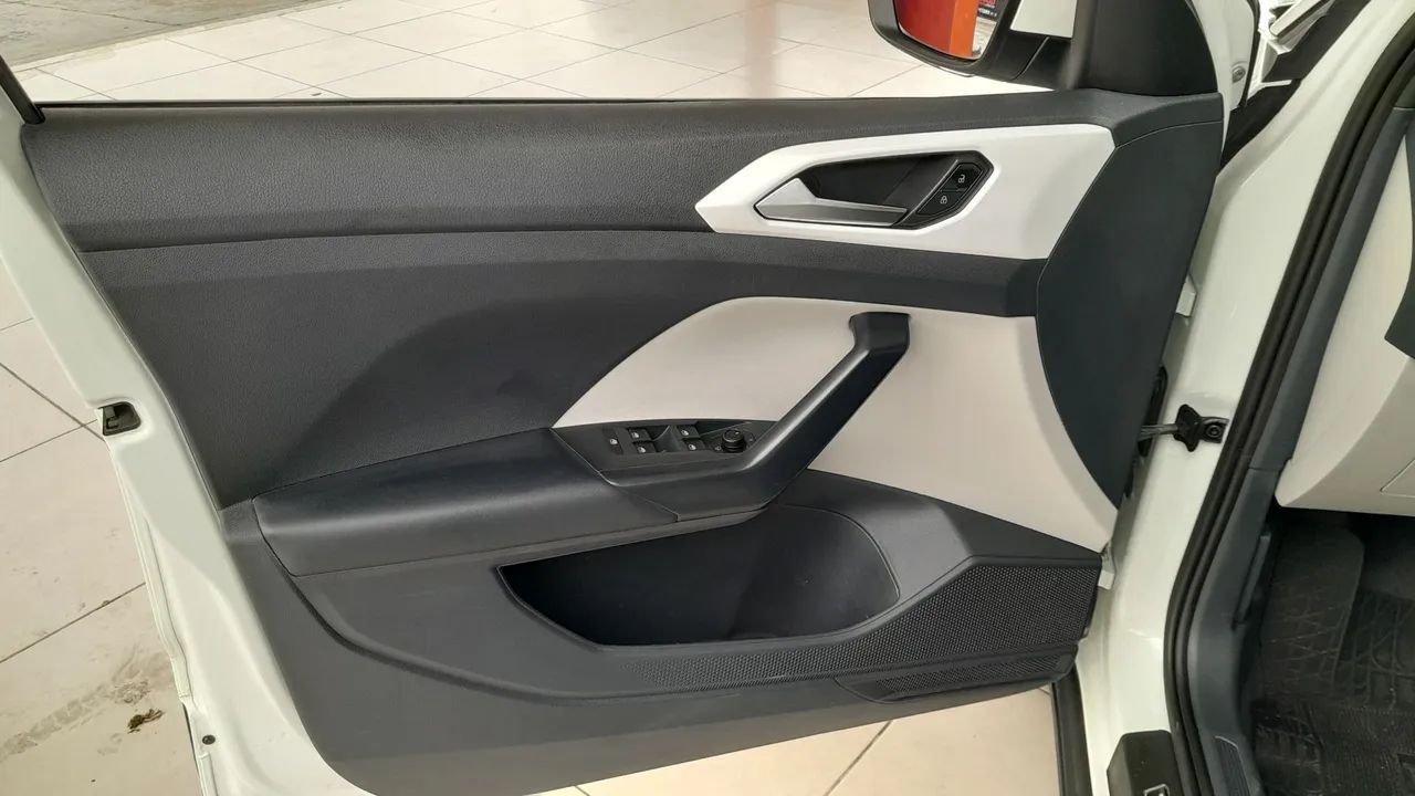 Volkswagen T-CROSS 8