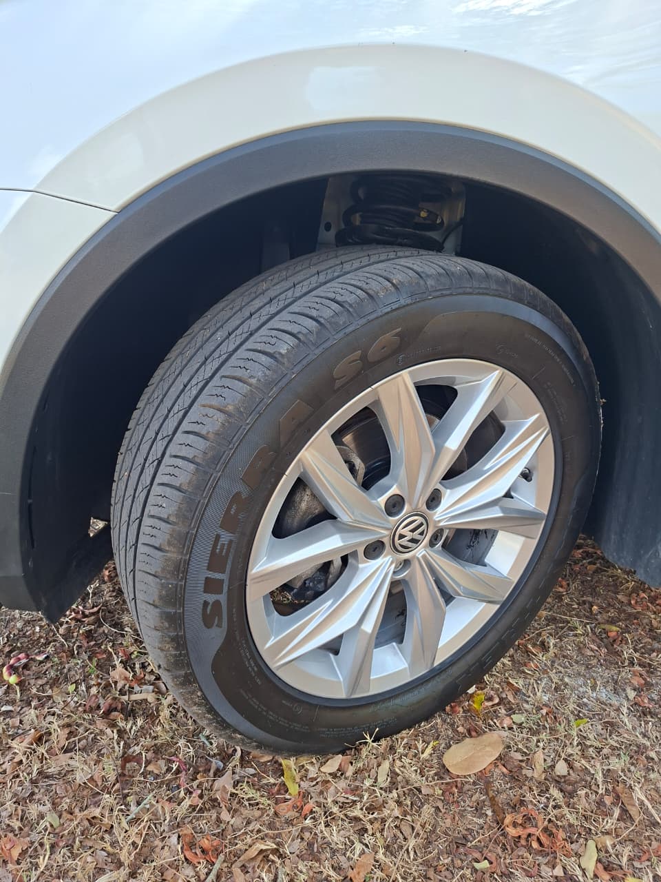 VW - VolksWagen TIGUAN 5
