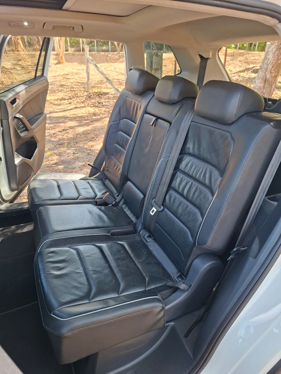 VW - VolksWagen TIGUAN 8