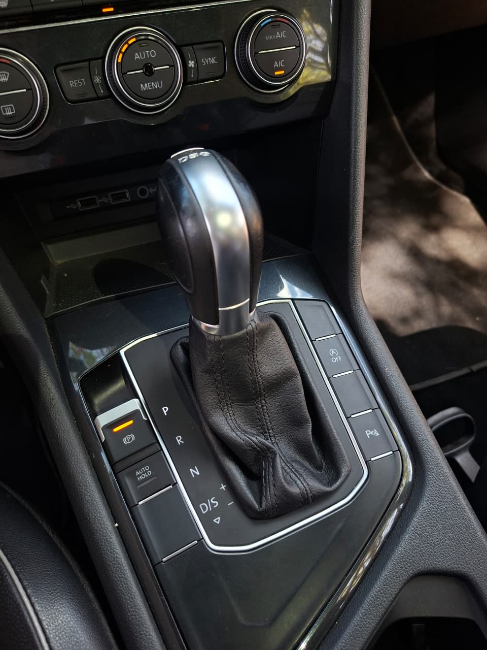 VW - VolksWagen TIGUAN 11