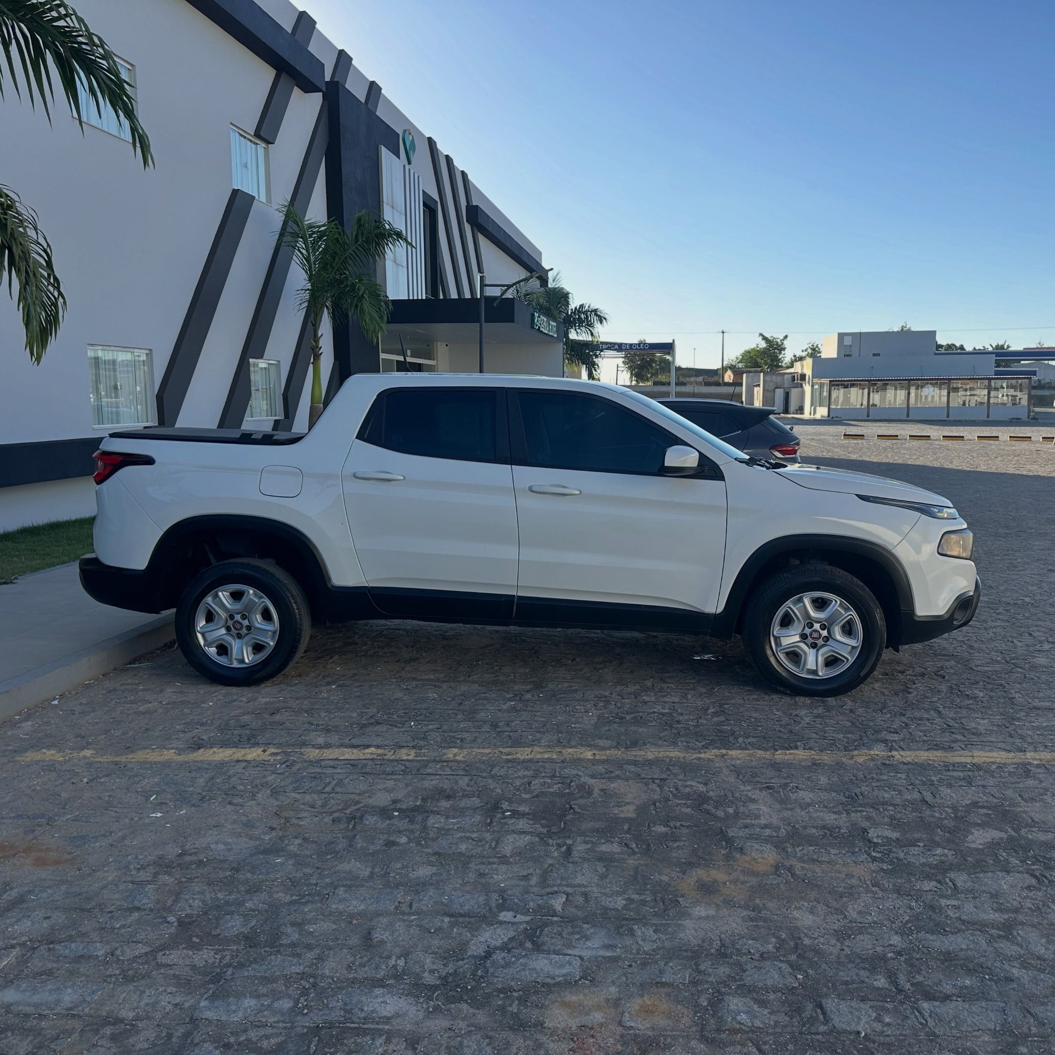 FIAT TORO 4