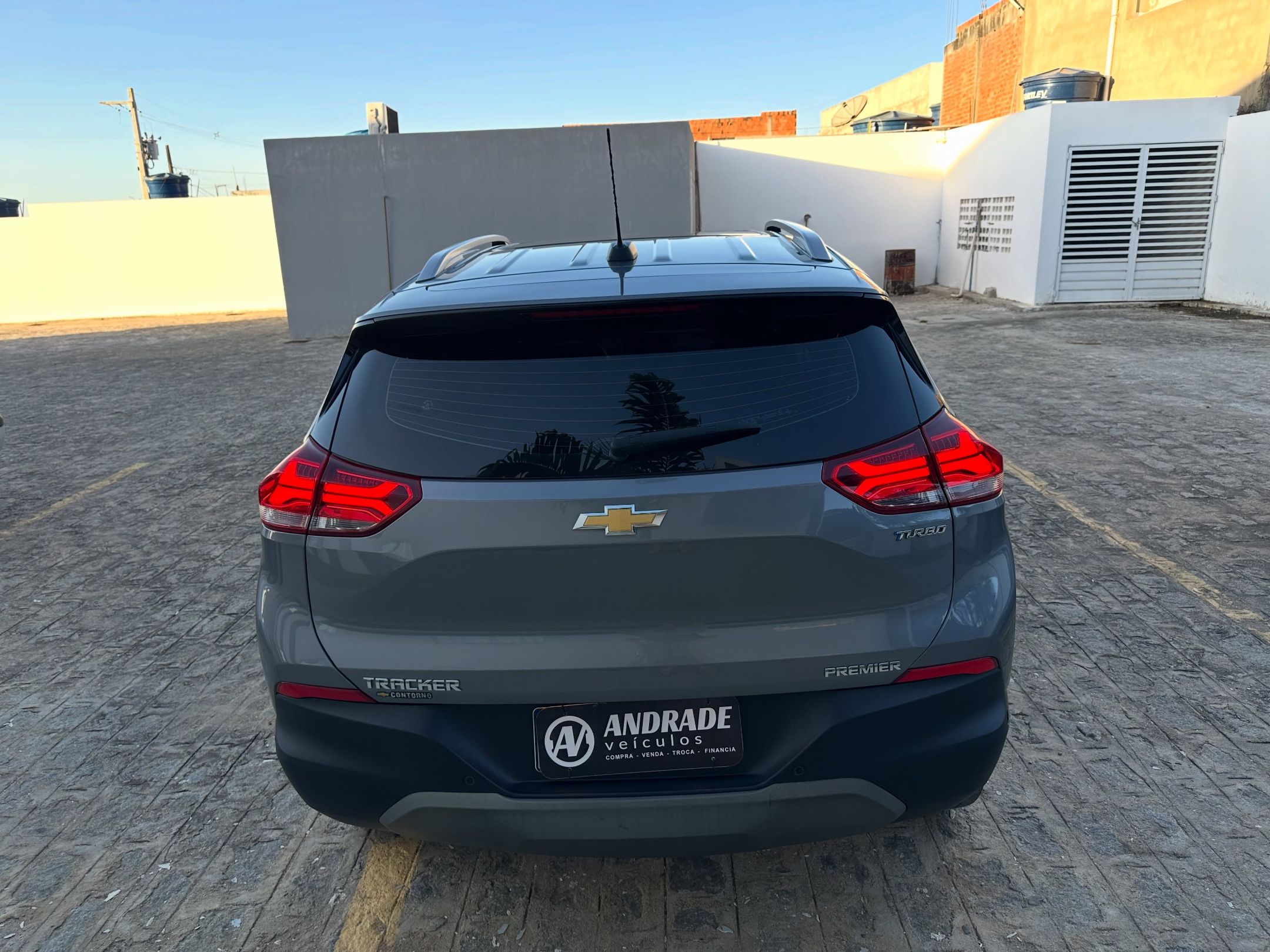 CHEVROLET TRACKER 14
