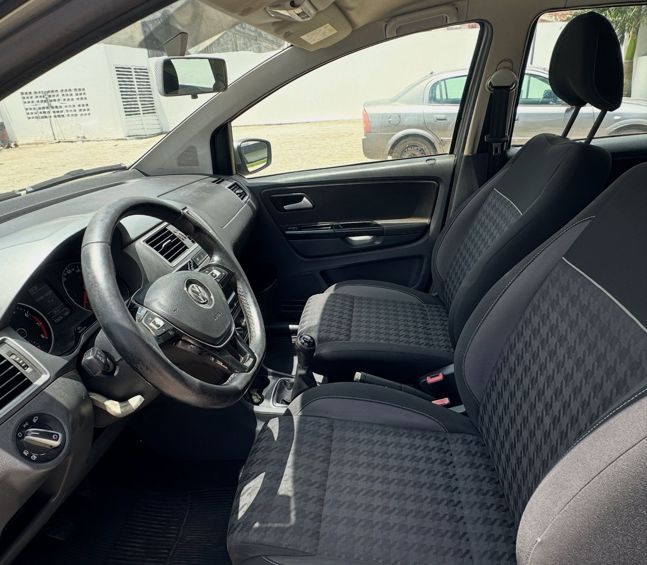 VOLKSWAGEN FOX 8