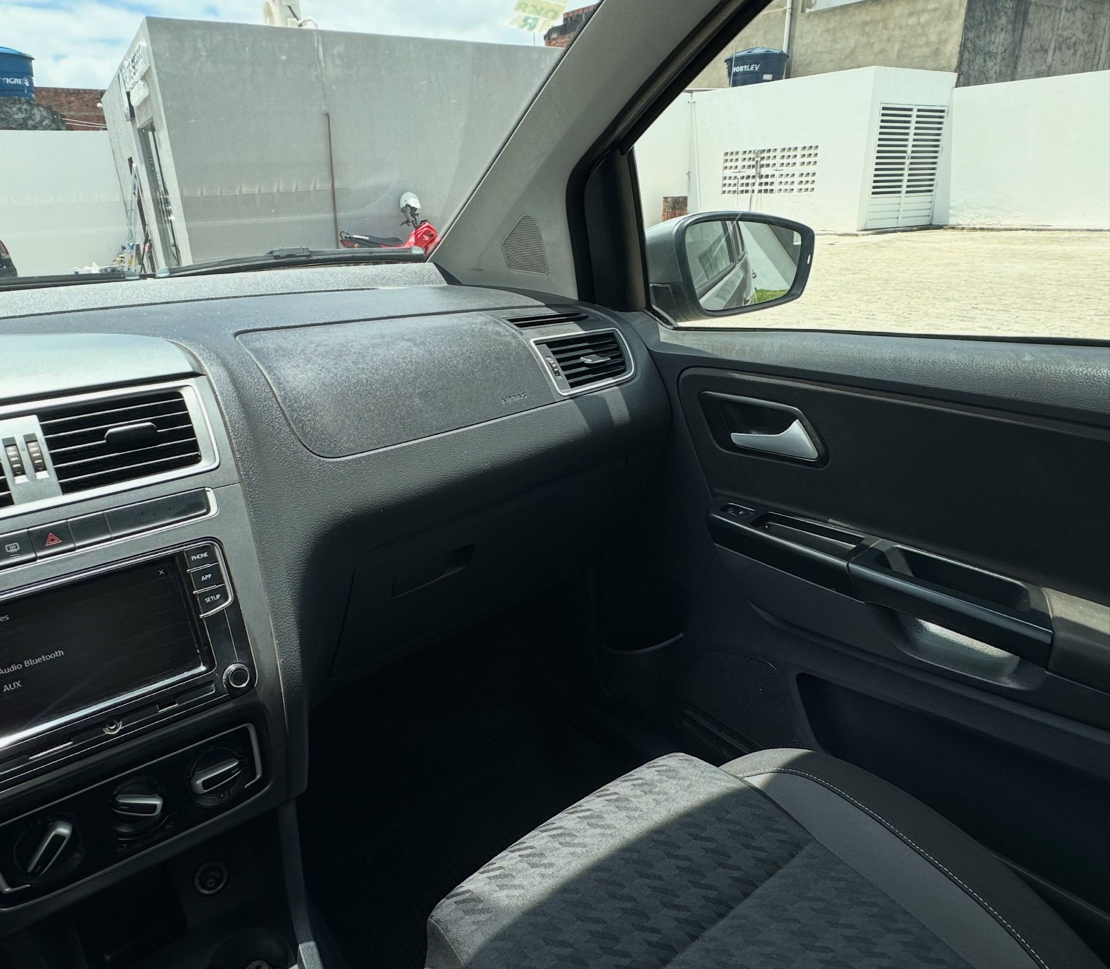 VOLKSWAGEN FOX 10