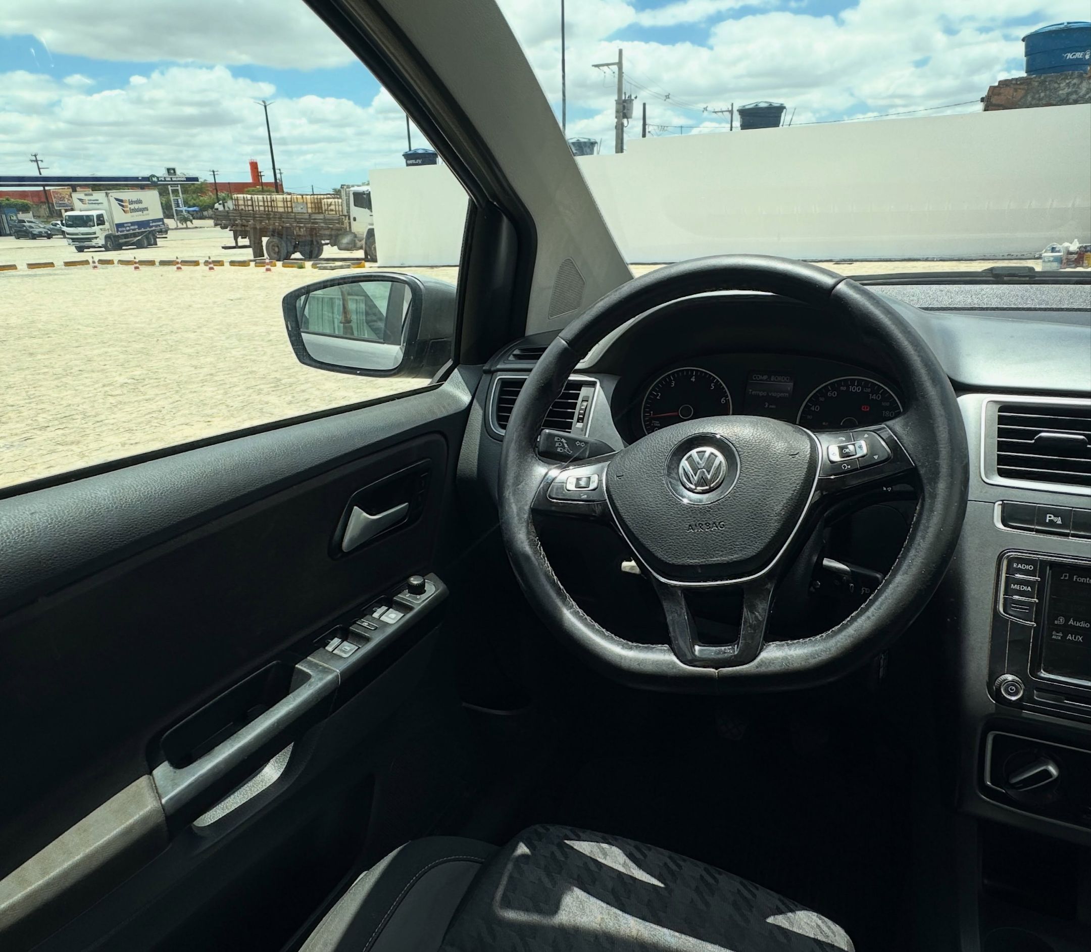 VOLKSWAGEN FOX 11