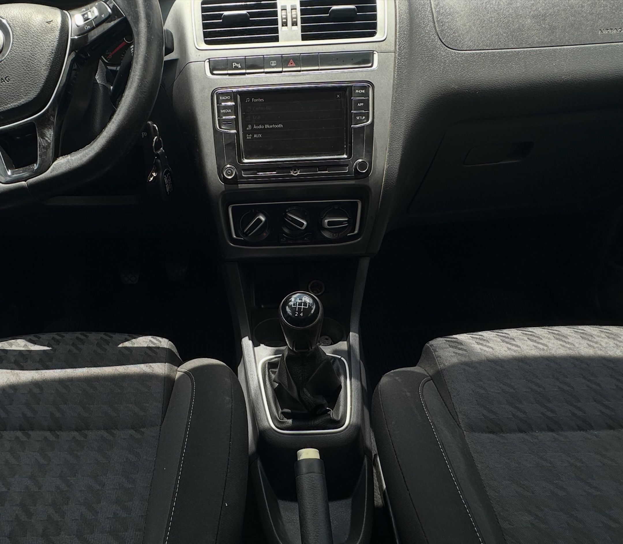 VOLKSWAGEN FOX 12