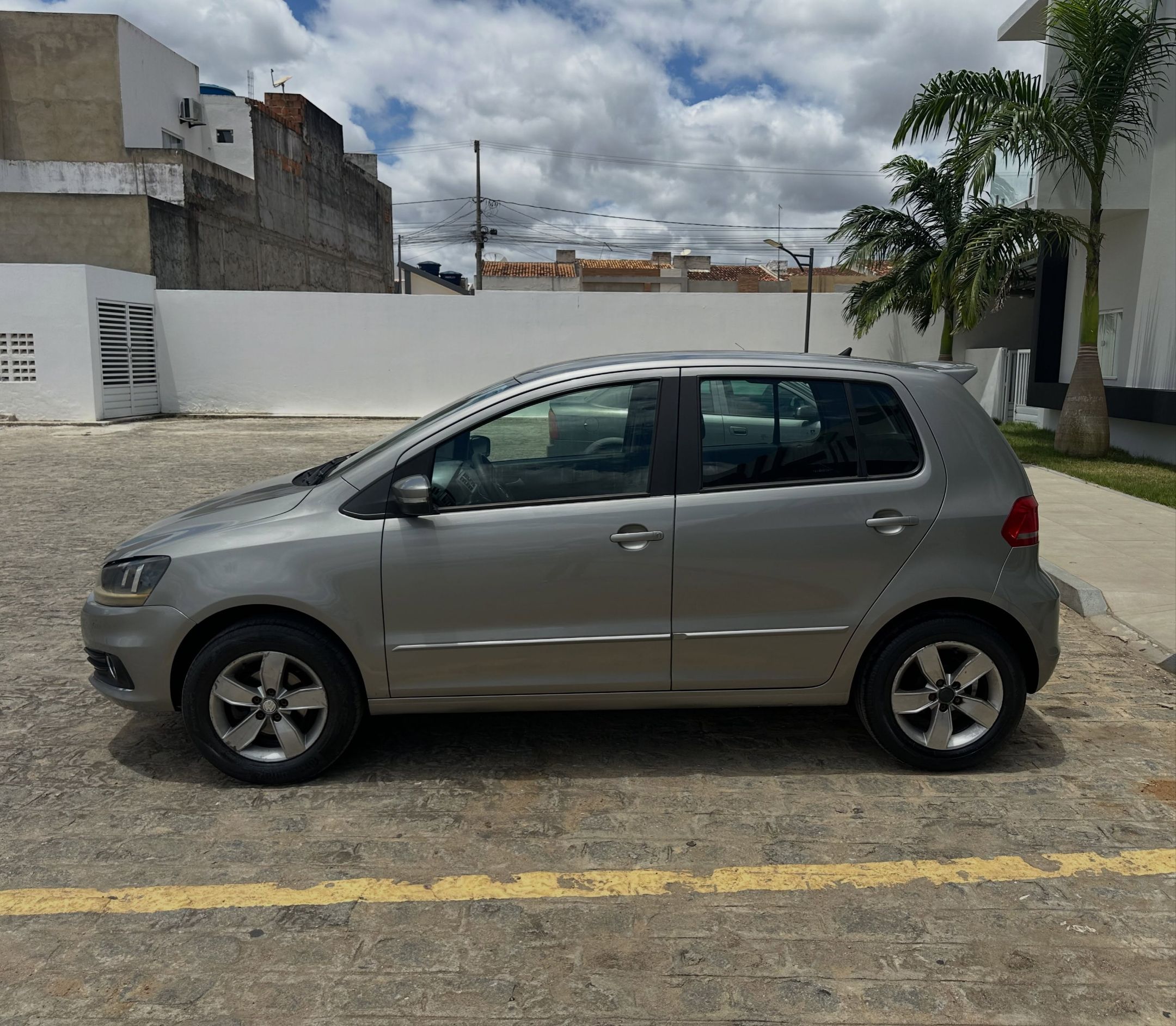 VOLKSWAGEN FOX 4