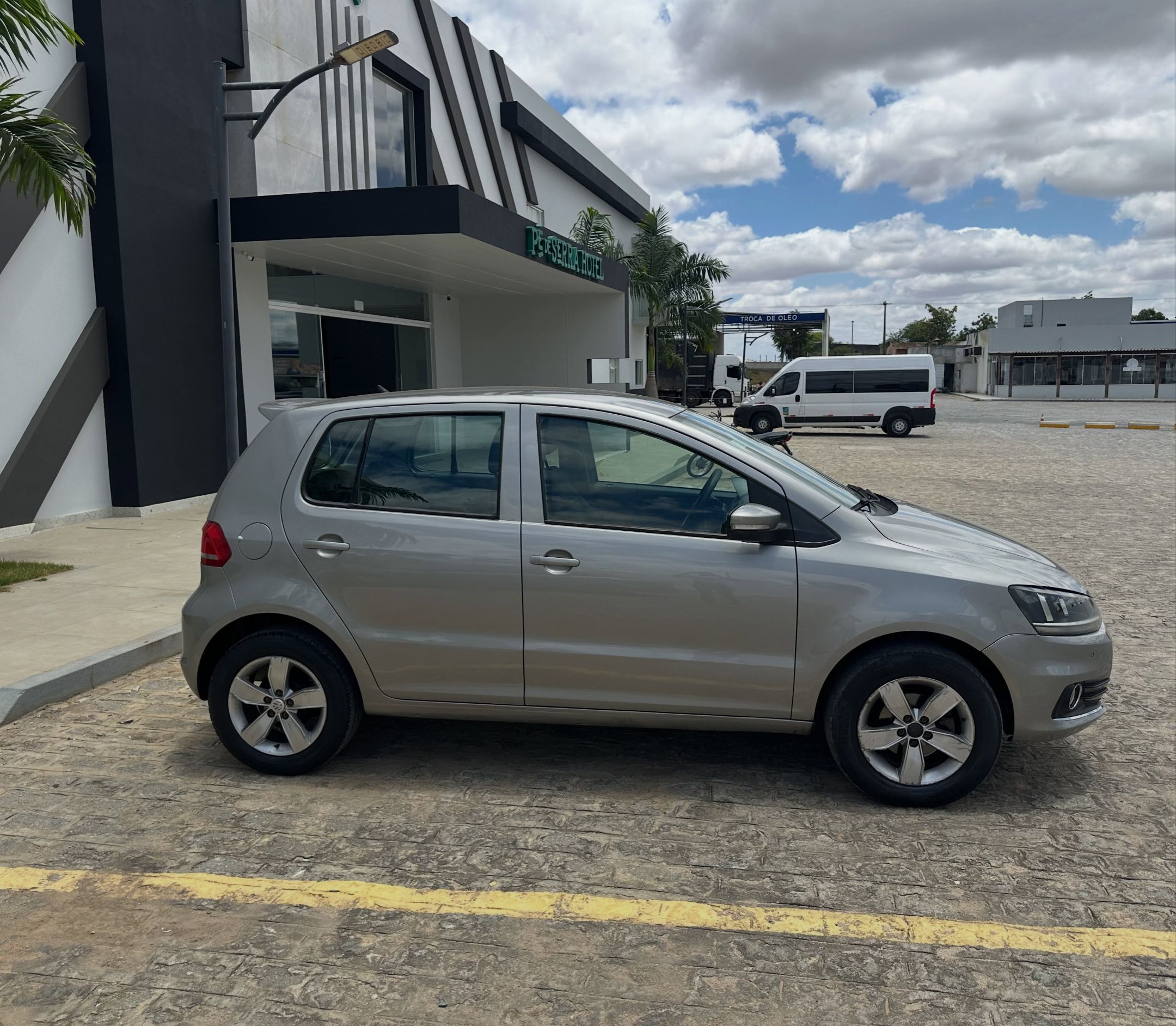 VOLKSWAGEN FOX 5