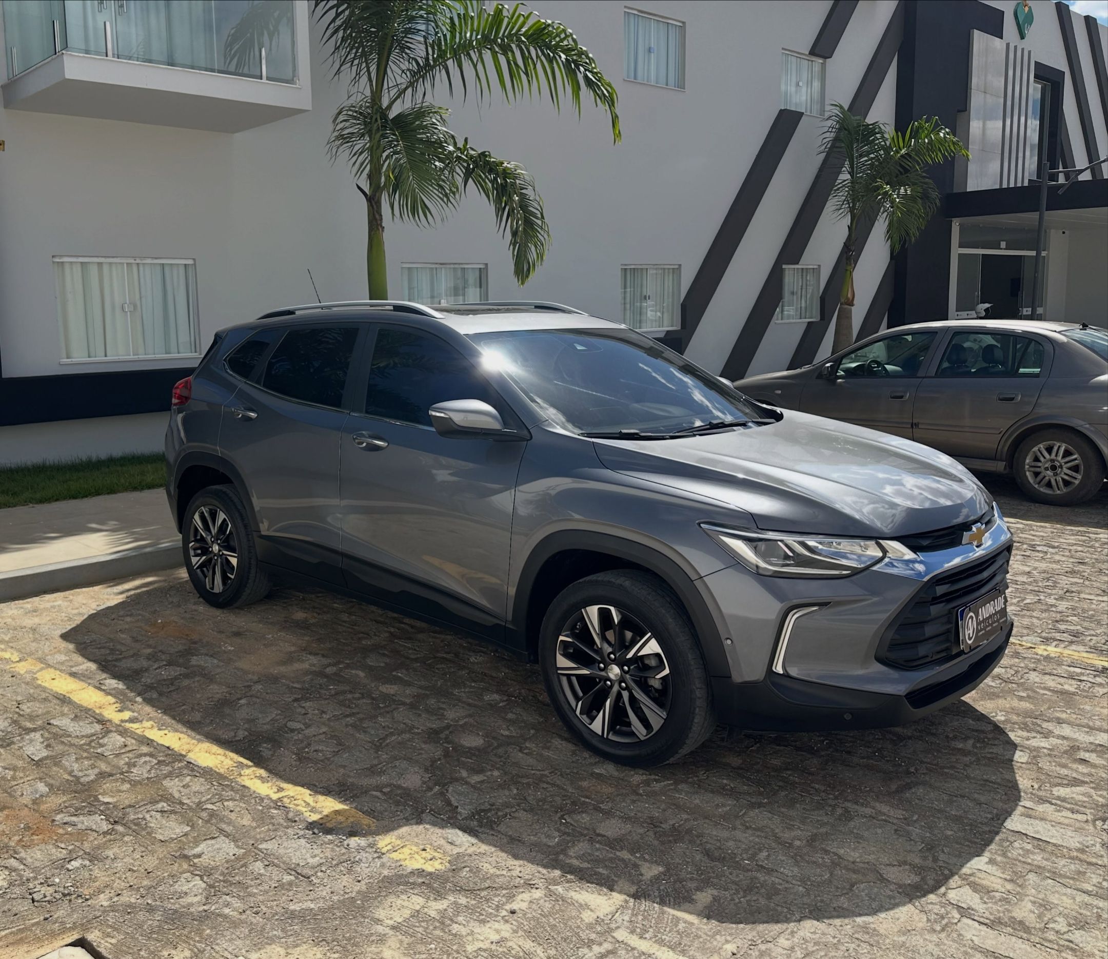CHEVROLET TRACKER 3