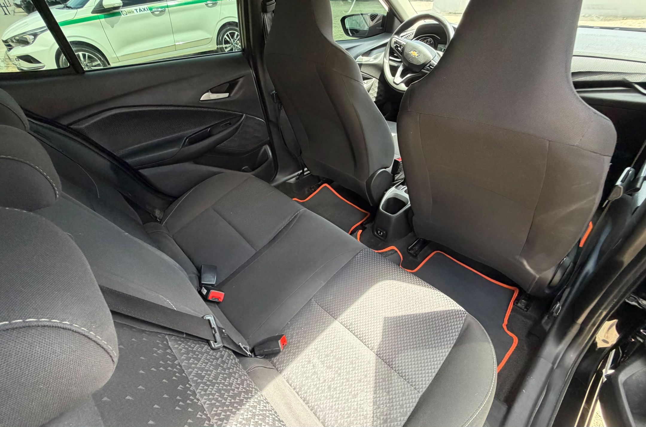 CHEVROLET ONIX PLUS 13