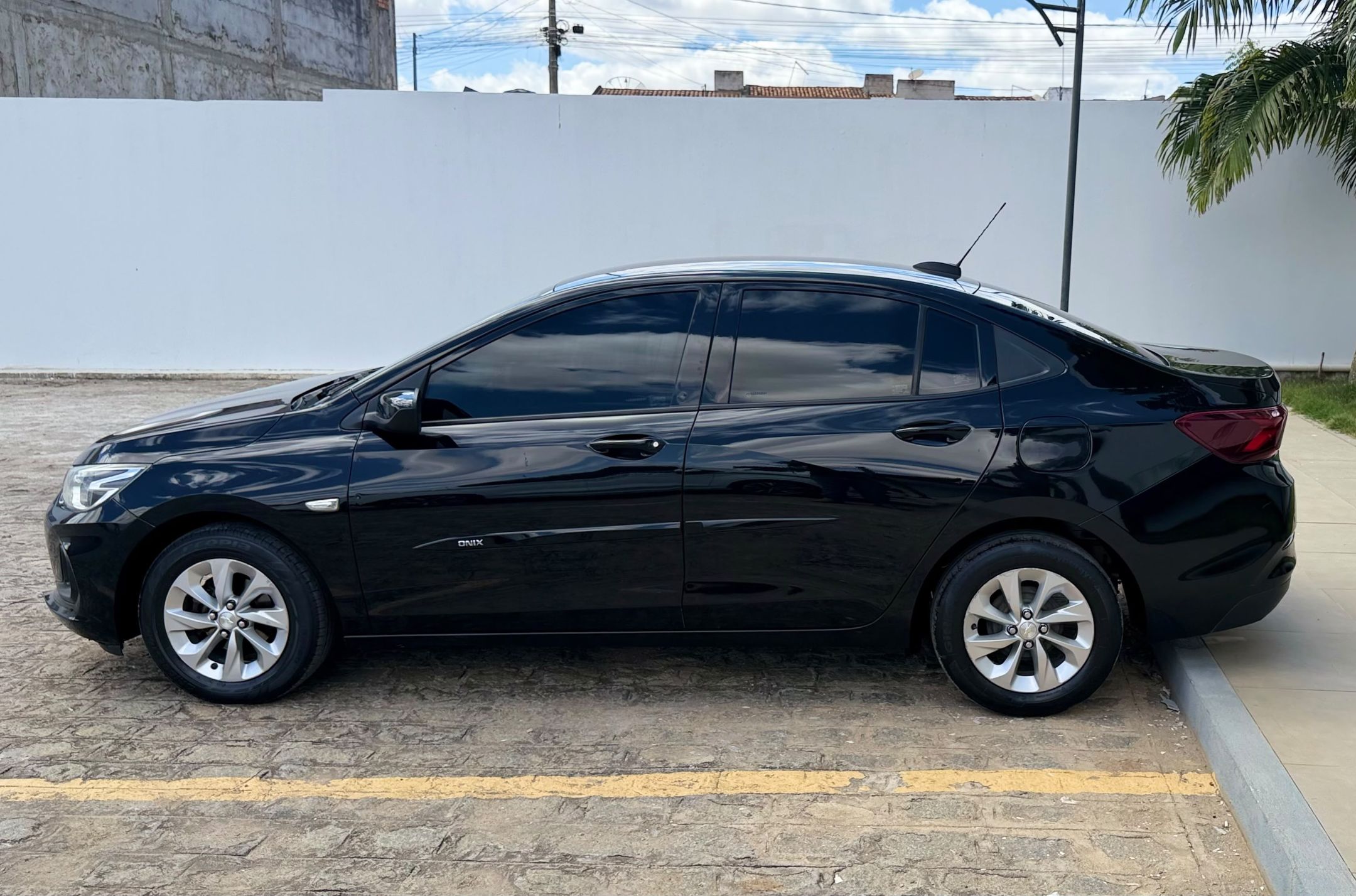 CHEVROLET ONIX PLUS 6