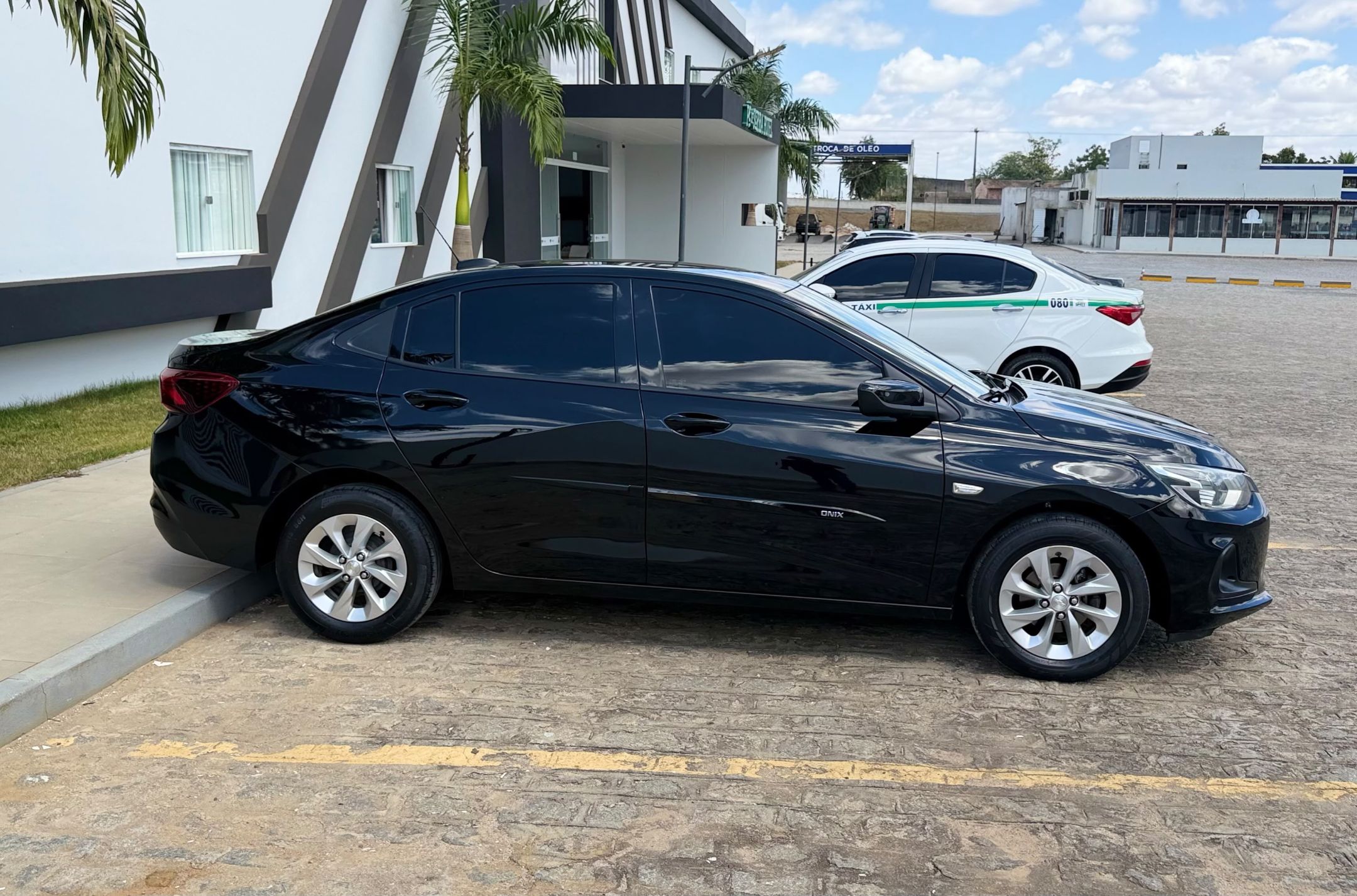 CHEVROLET ONIX PLUS 7