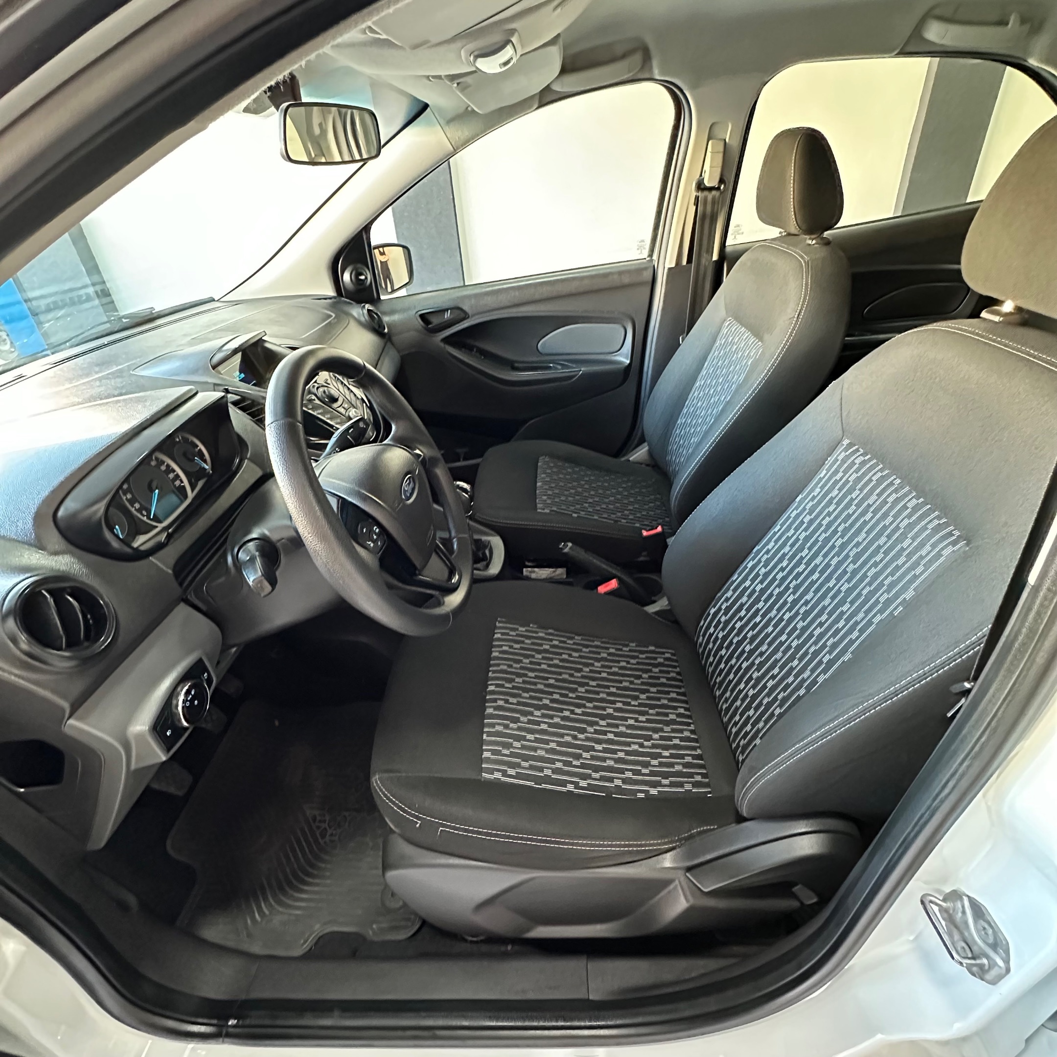 FORD KA 10