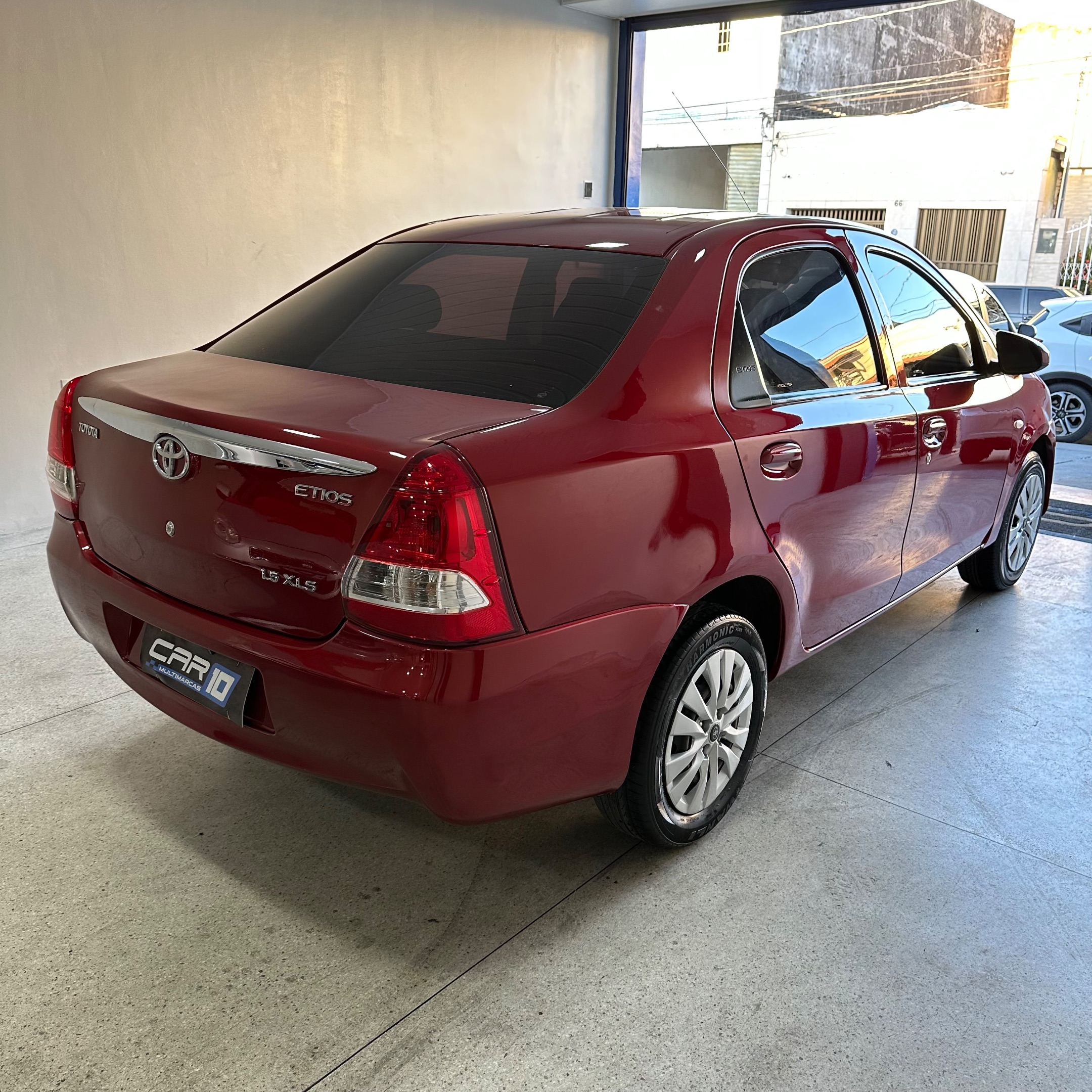 TOYOTA ETIOS 4