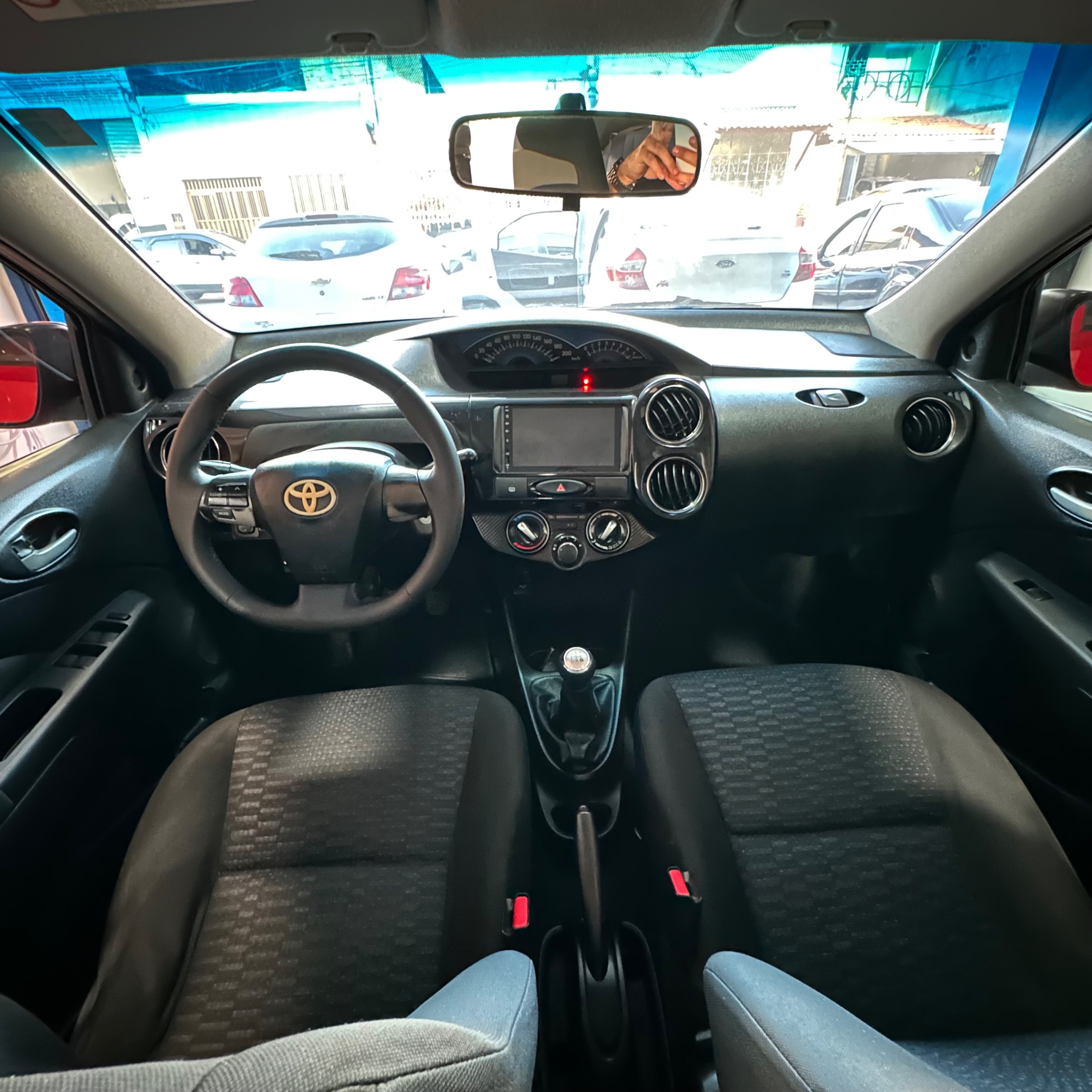 TOYOTA ETIOS 8